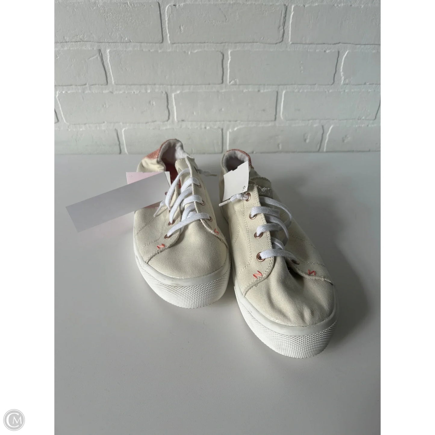 Shoes Sneakers By Natural Reflections In Cream, Size: 11