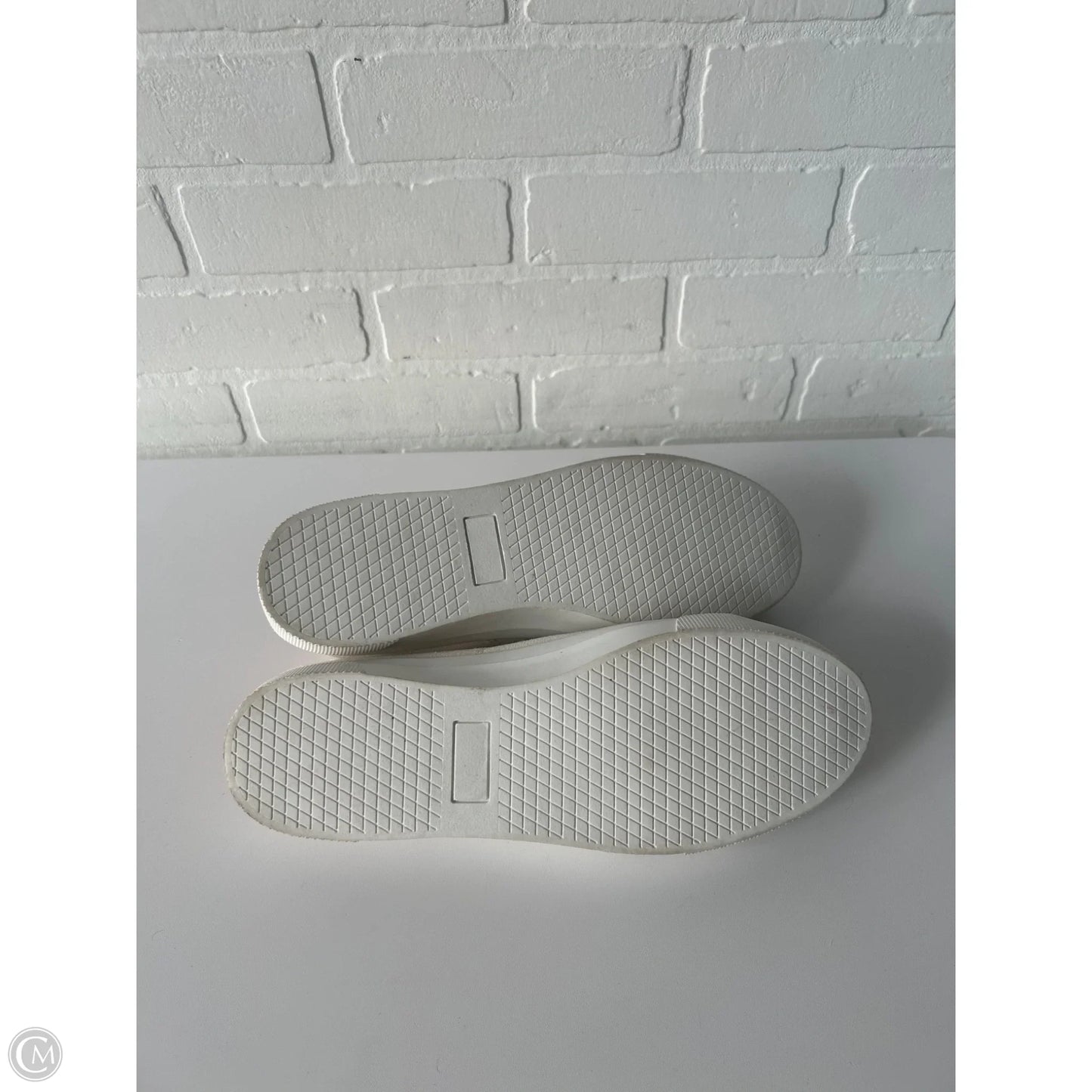 Shoes Sneakers By Natural Reflections In Cream, Size: 11