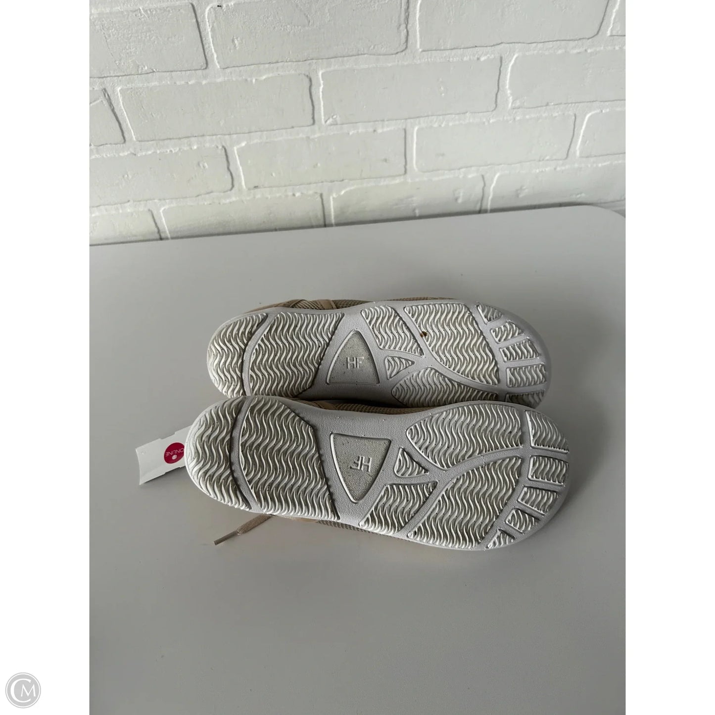 Shoes Sneakers By Clothes Mentor In Tan, Size: 11