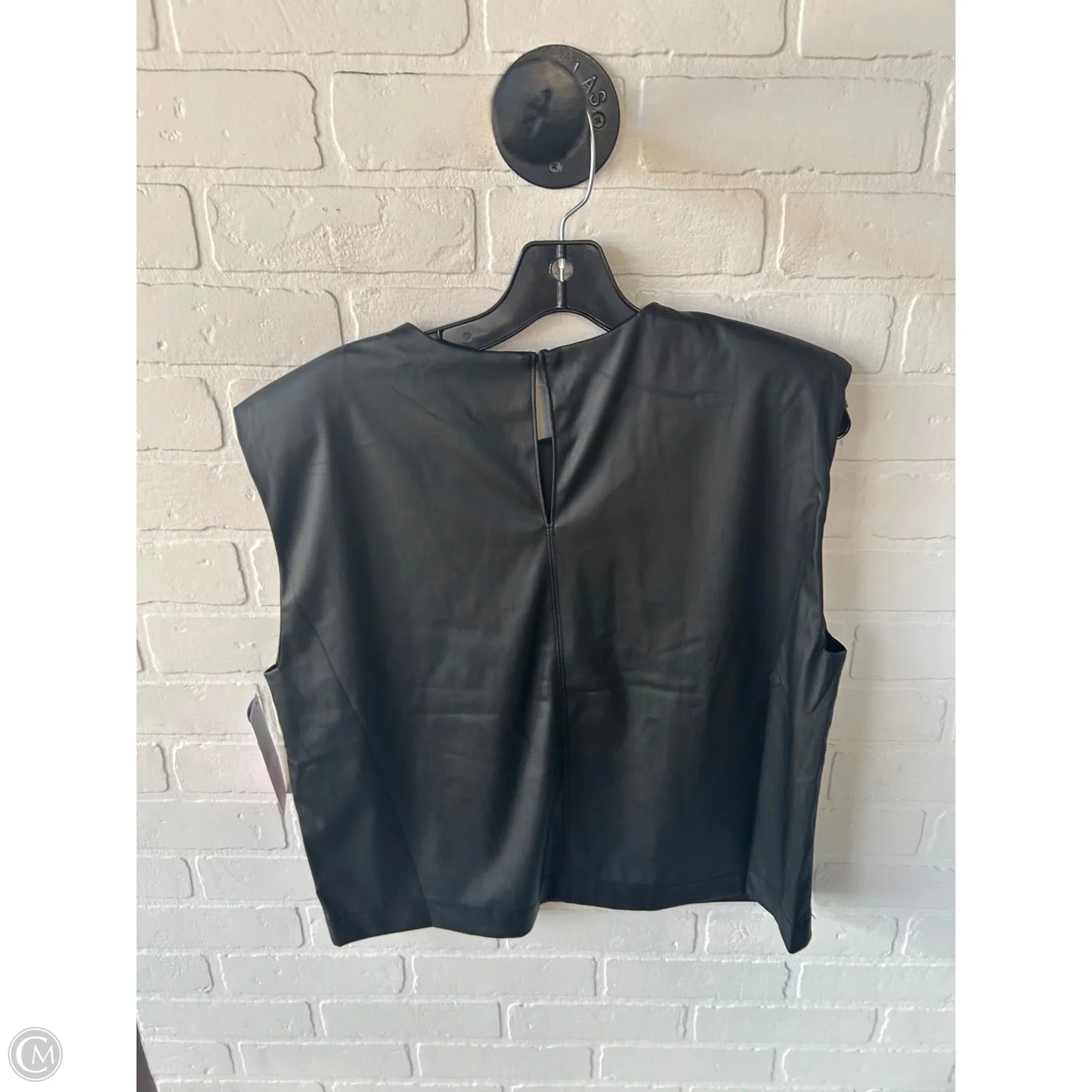 Top Sleeveless By Zenana In Black, Size: L