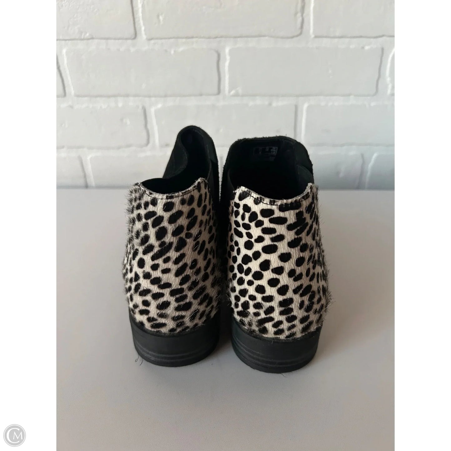 Boots Ankle Flats By Clarks In Black & Cream, Size: 7.5