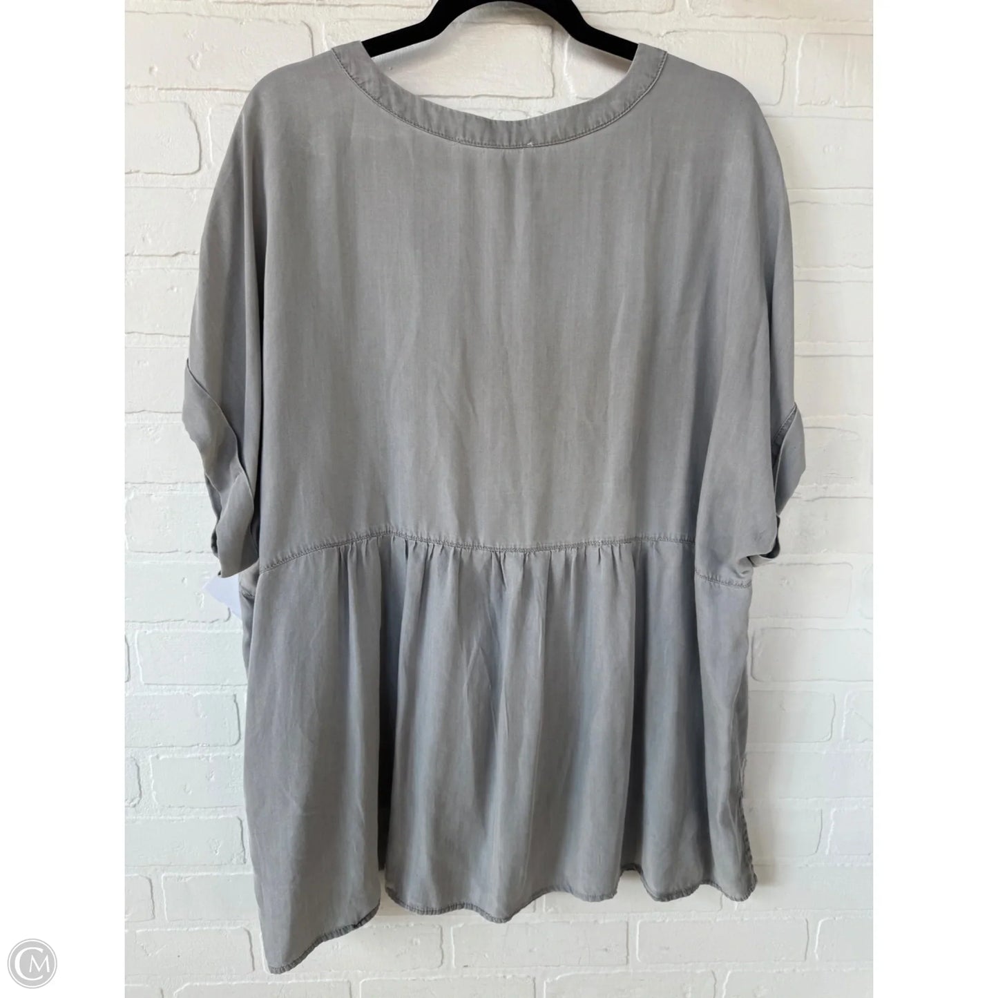 Top Short Sleeve By Jane And Delancey In Grey, Size: 2x