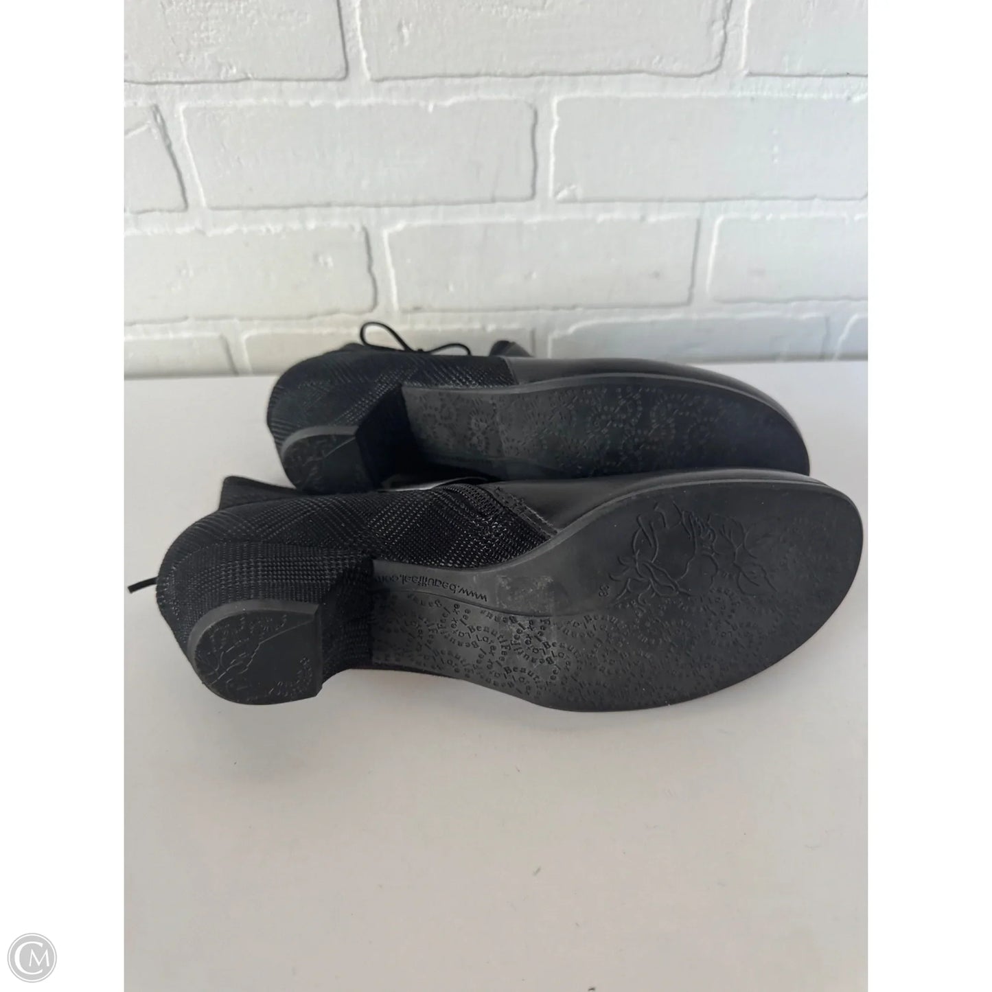 Boots Ankle Heels By Clothes Mentor In Black, Size: 7.5