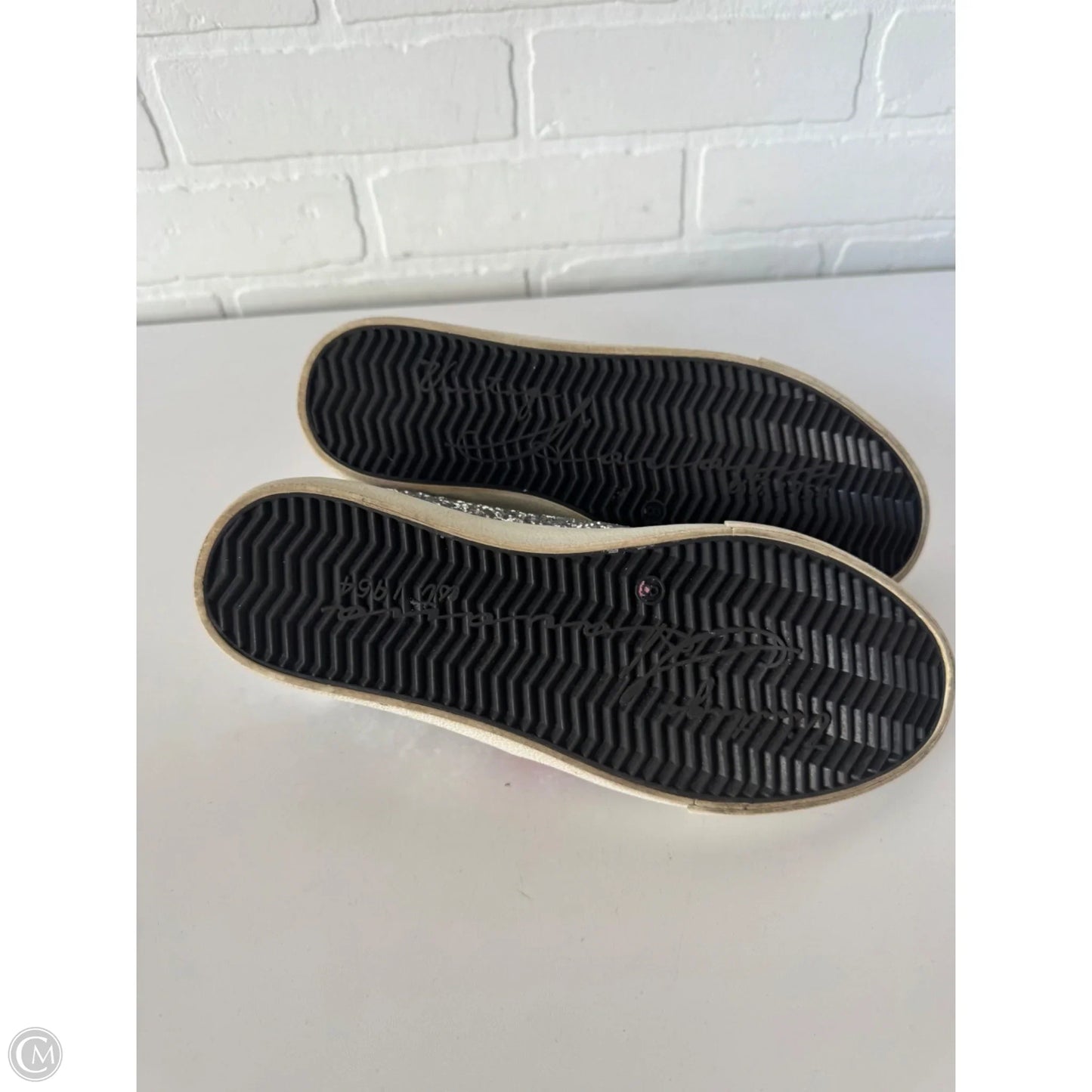 Shoes Sneakers By Vintage Havana In Silver & White, Size: 8