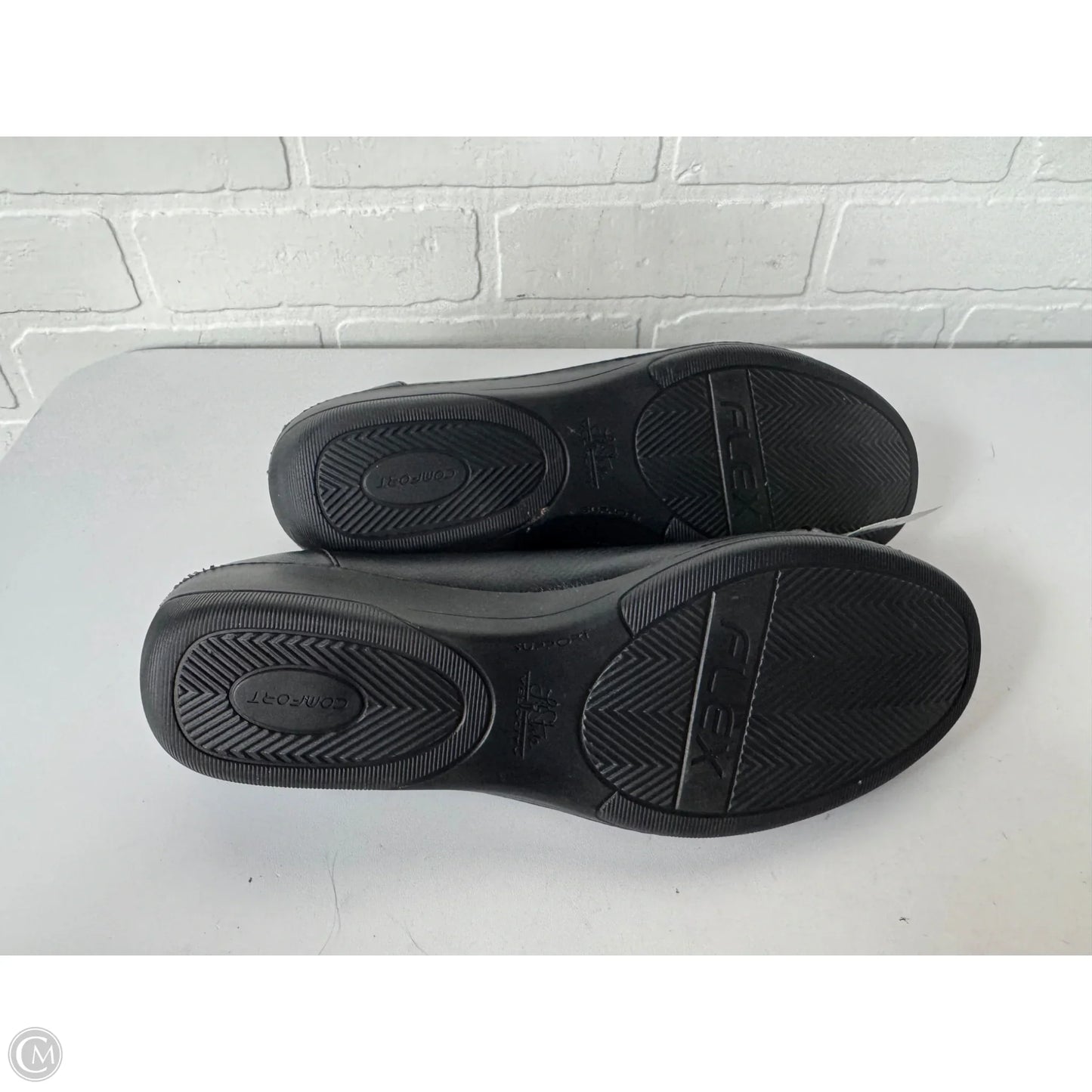 Shoes Flats By Life Stride In Black, Size: 10