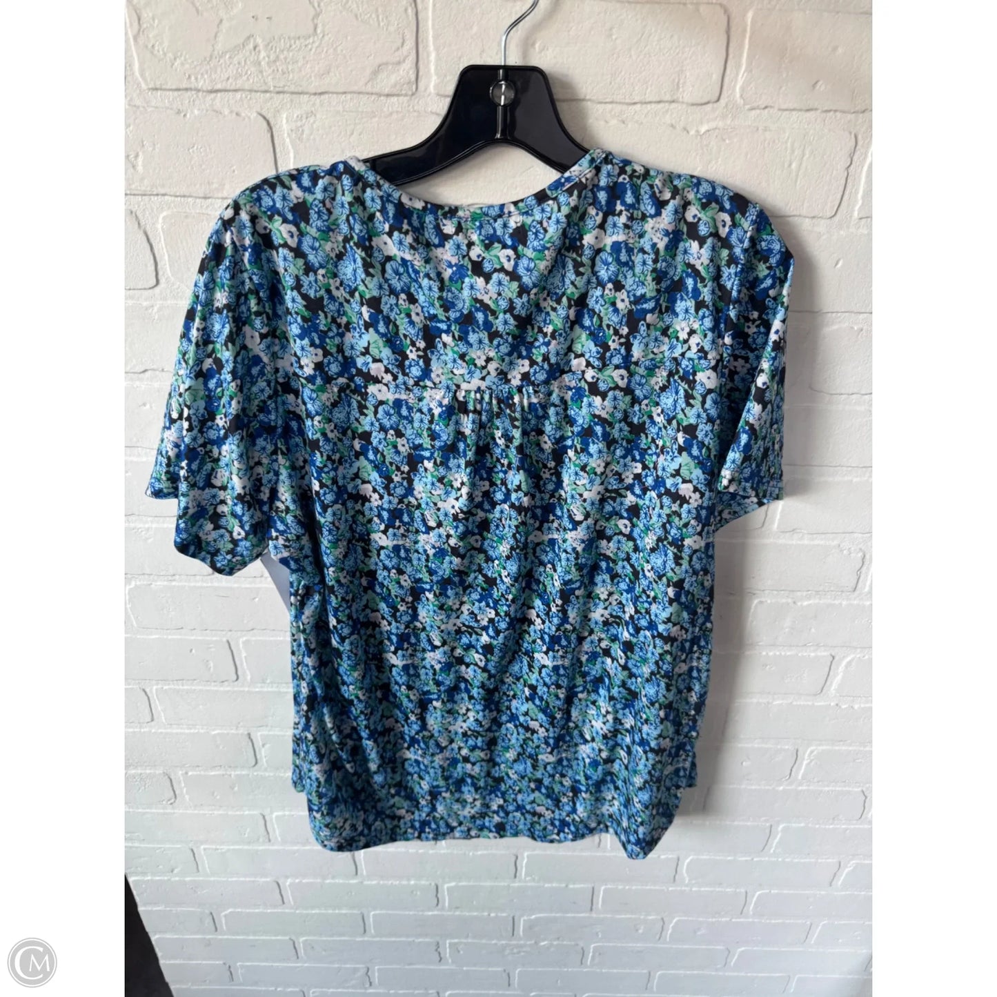 Top Short Sleeve By Clothes Mentor In Blue & White, Size: L