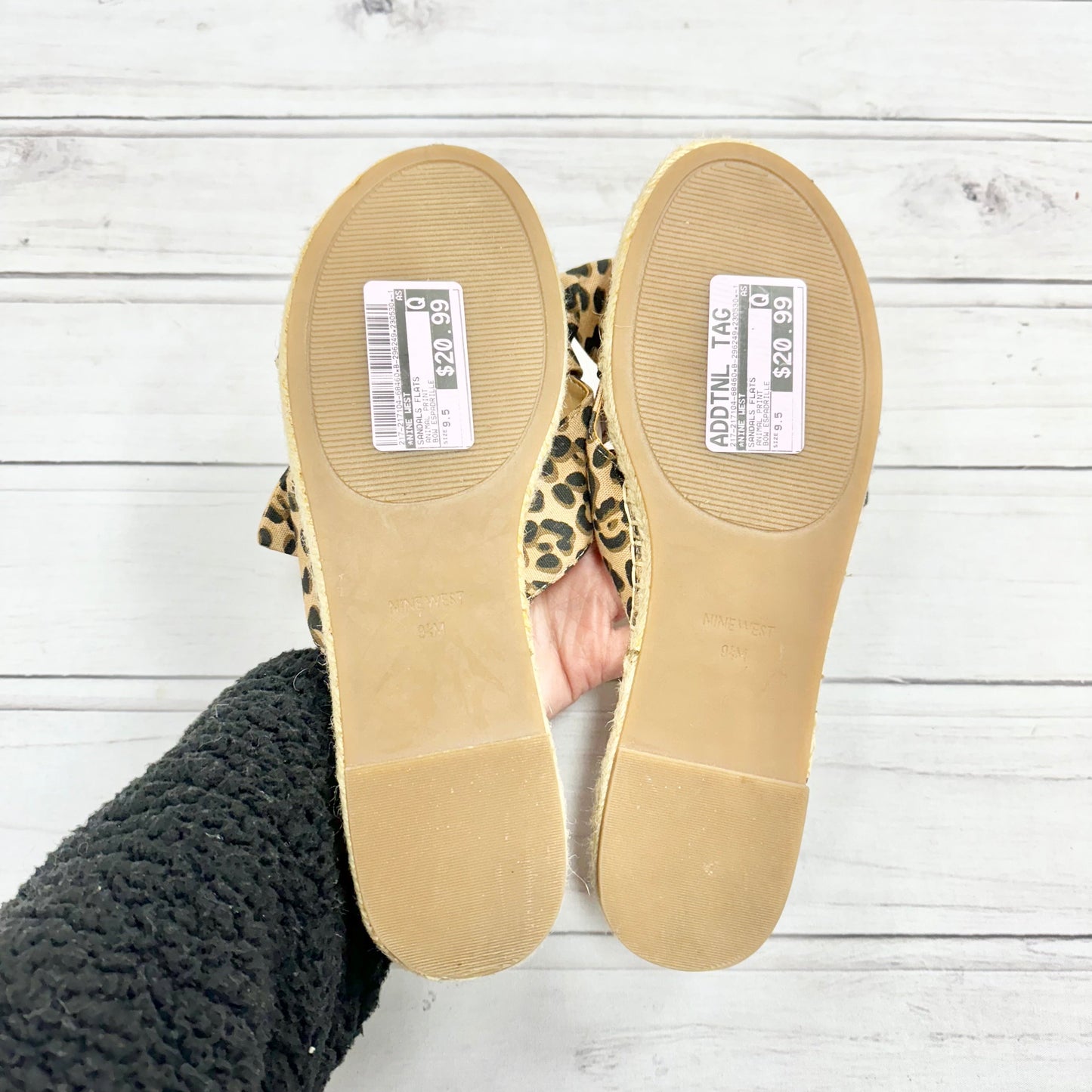 Sandals Flats By Nine West Size: 9.5