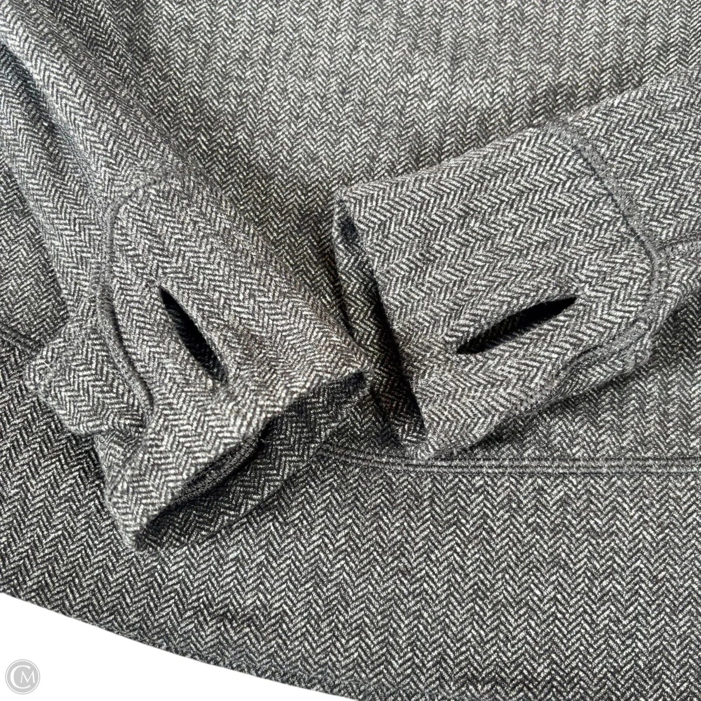 Athletic Top Long Sleeve Collar By Lululemon In Grey, Size: M