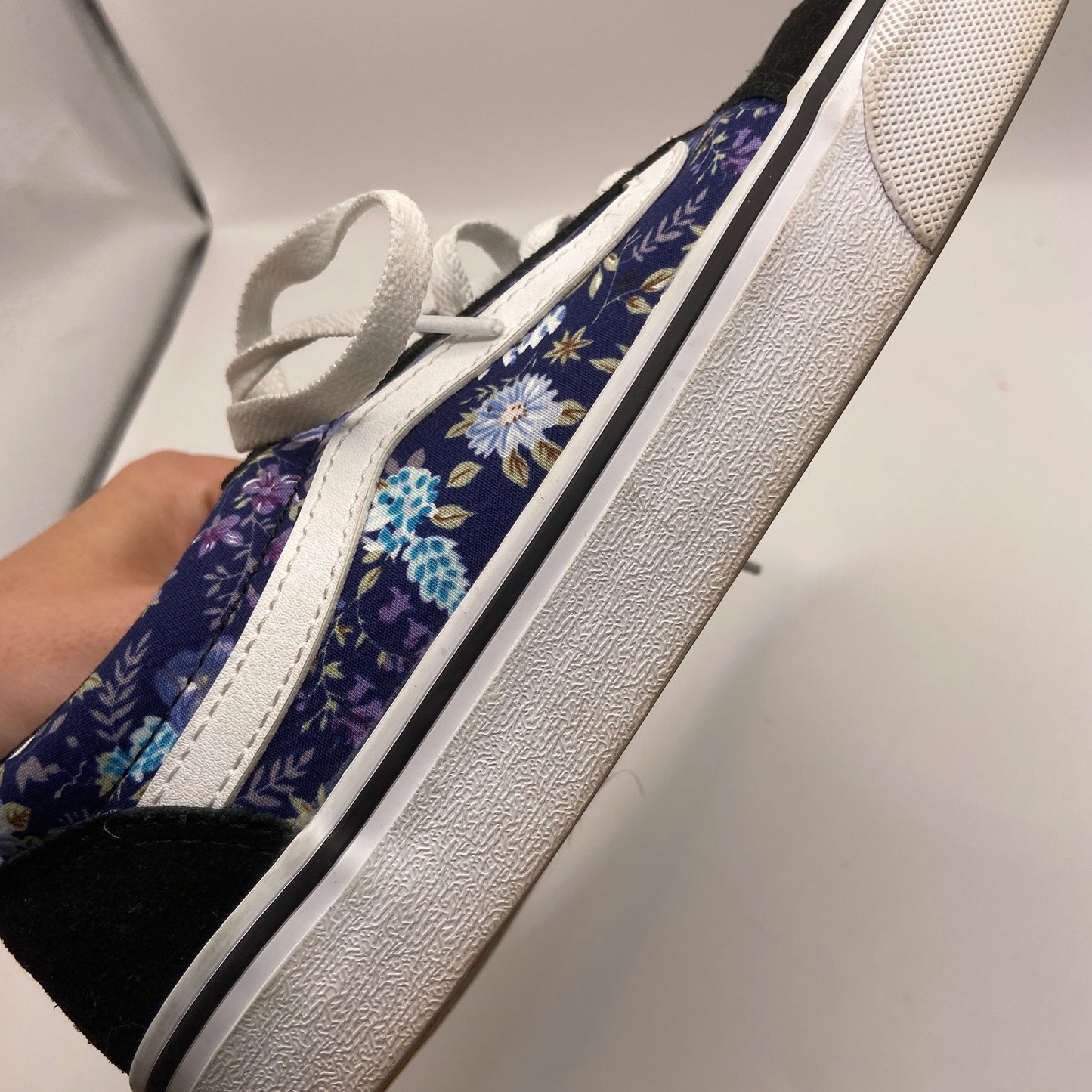 Shoes Sneakers By Vans In Black, Size: 8