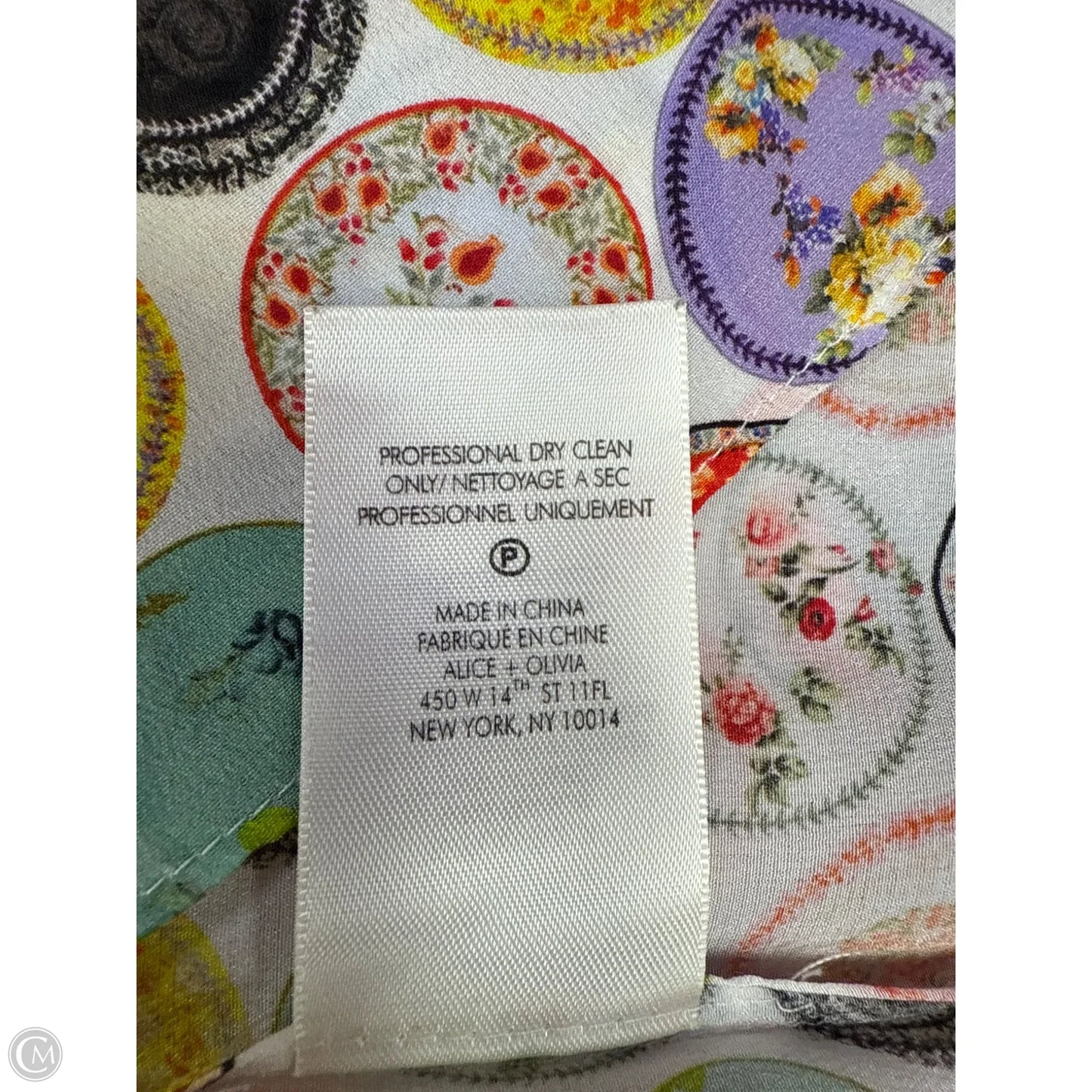 Top Long Sleeve Designer By Alice + Olivia In White, Size: S