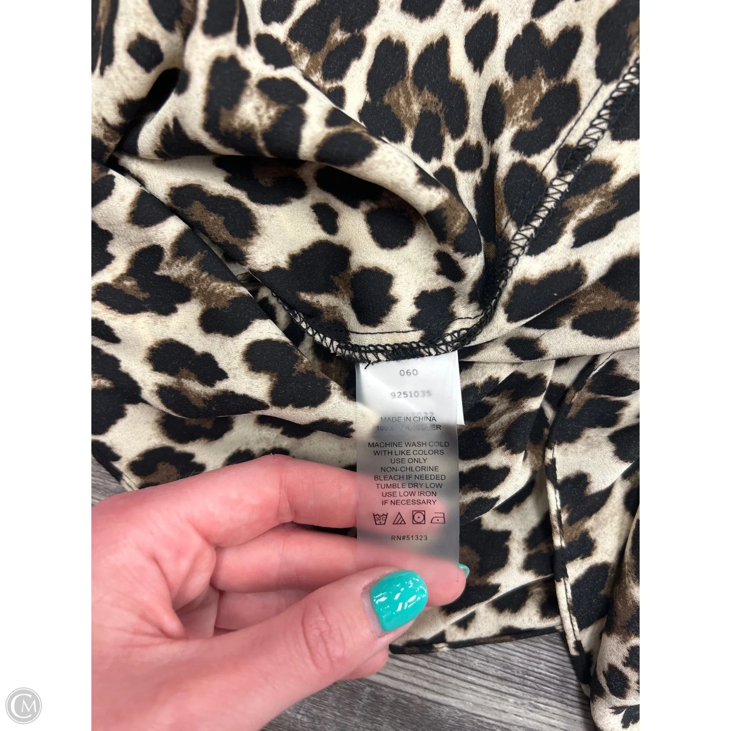 Top Long Sleeve By Vince Camuto In Animal Print, Size: 1x
