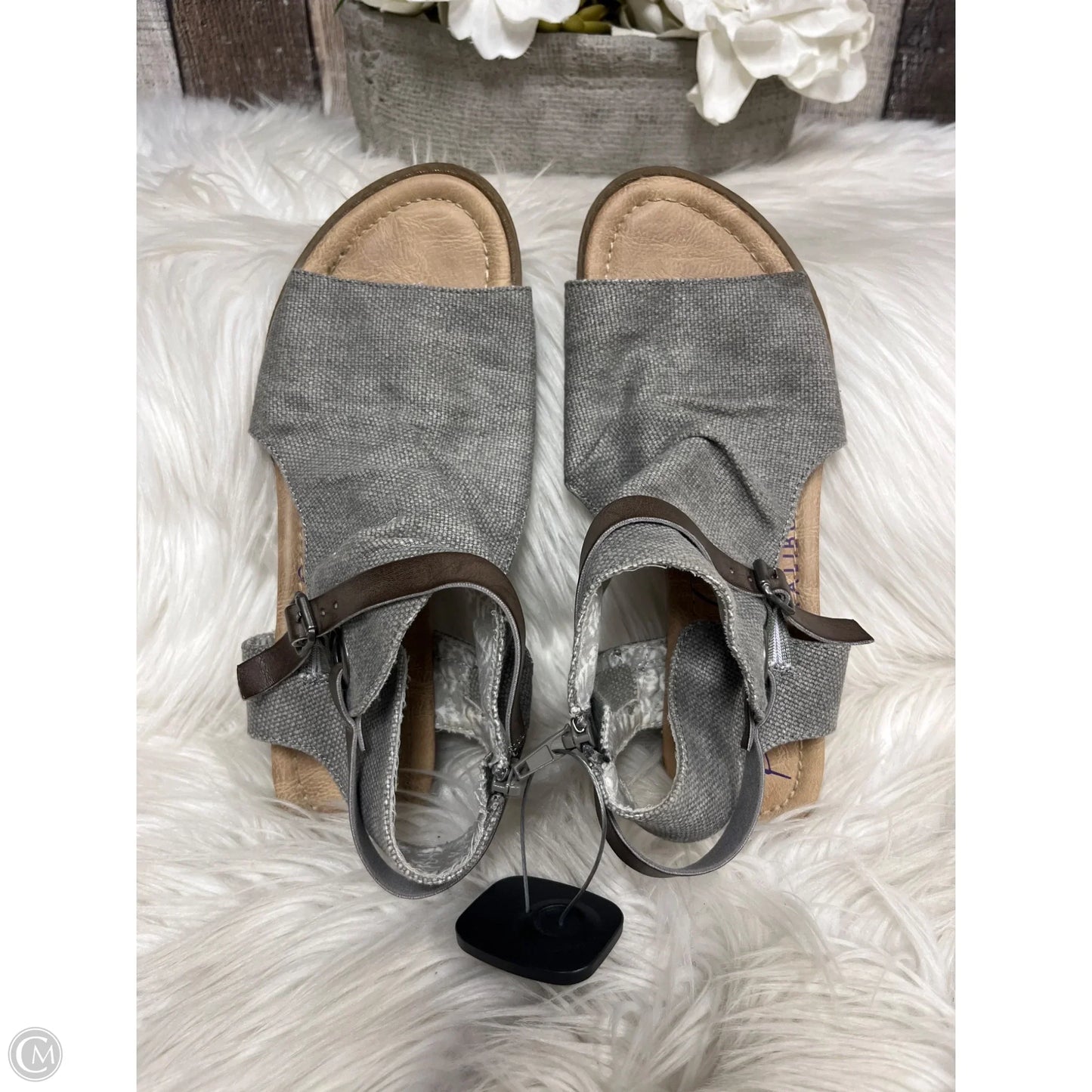 Shoes Flats By Blowfish In Grey, Size: 8