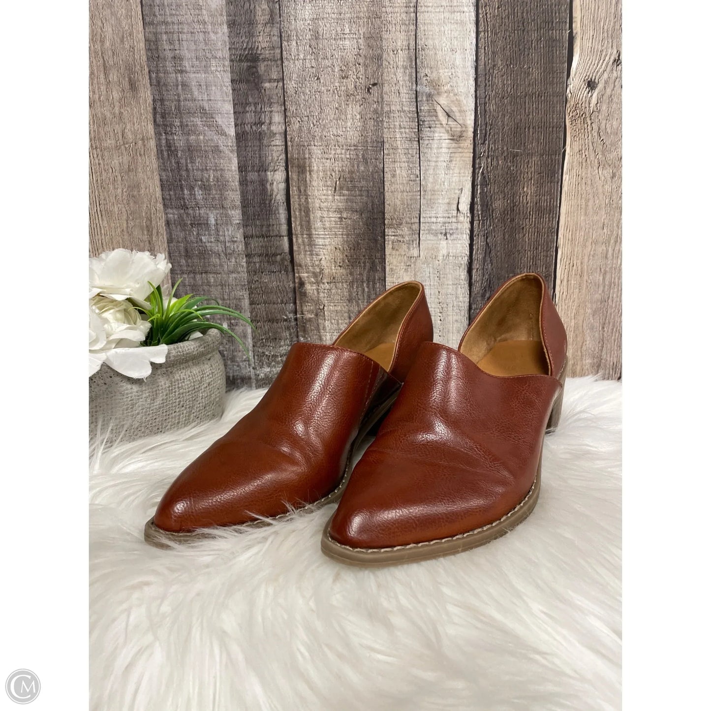 Boots Ankle Flats By Universal Thread In Brown, Size: 10