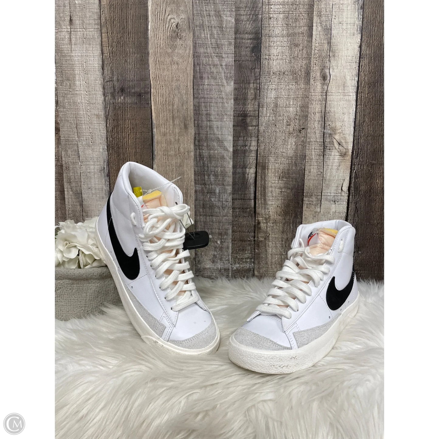 Shoes Athletic By Nike In White, Size: 8