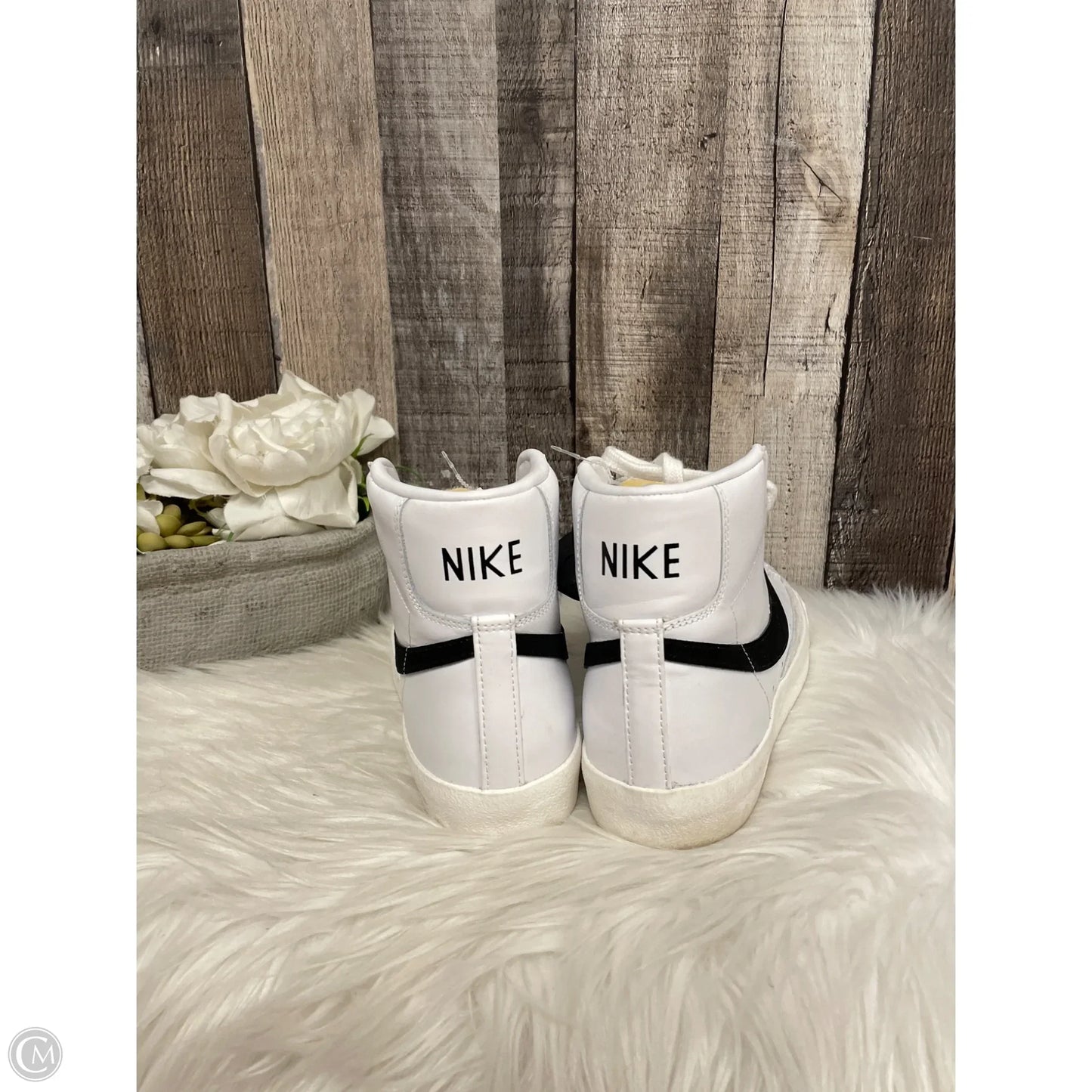 Shoes Athletic By Nike In White, Size: 8