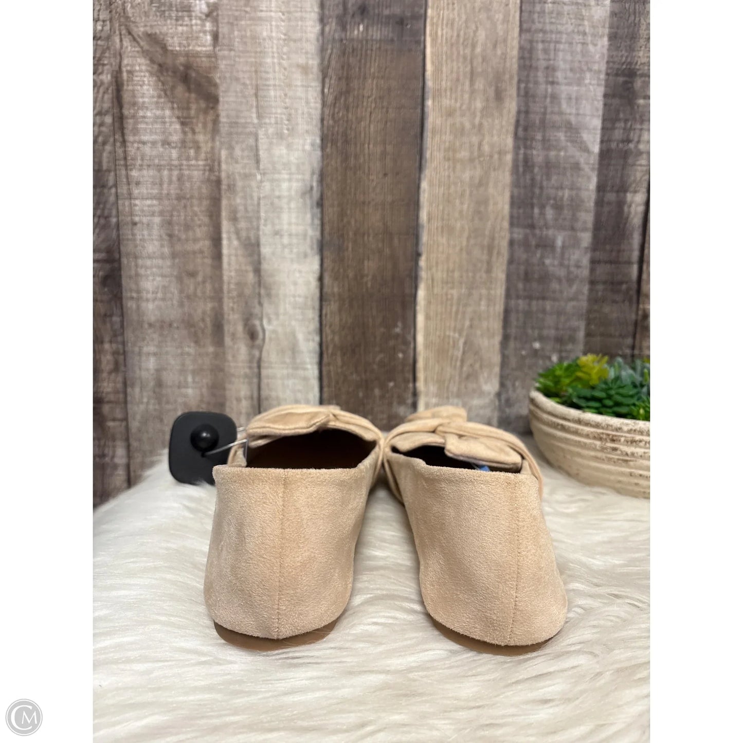 Shoes Flats By Cmf In Tan, Size: 9