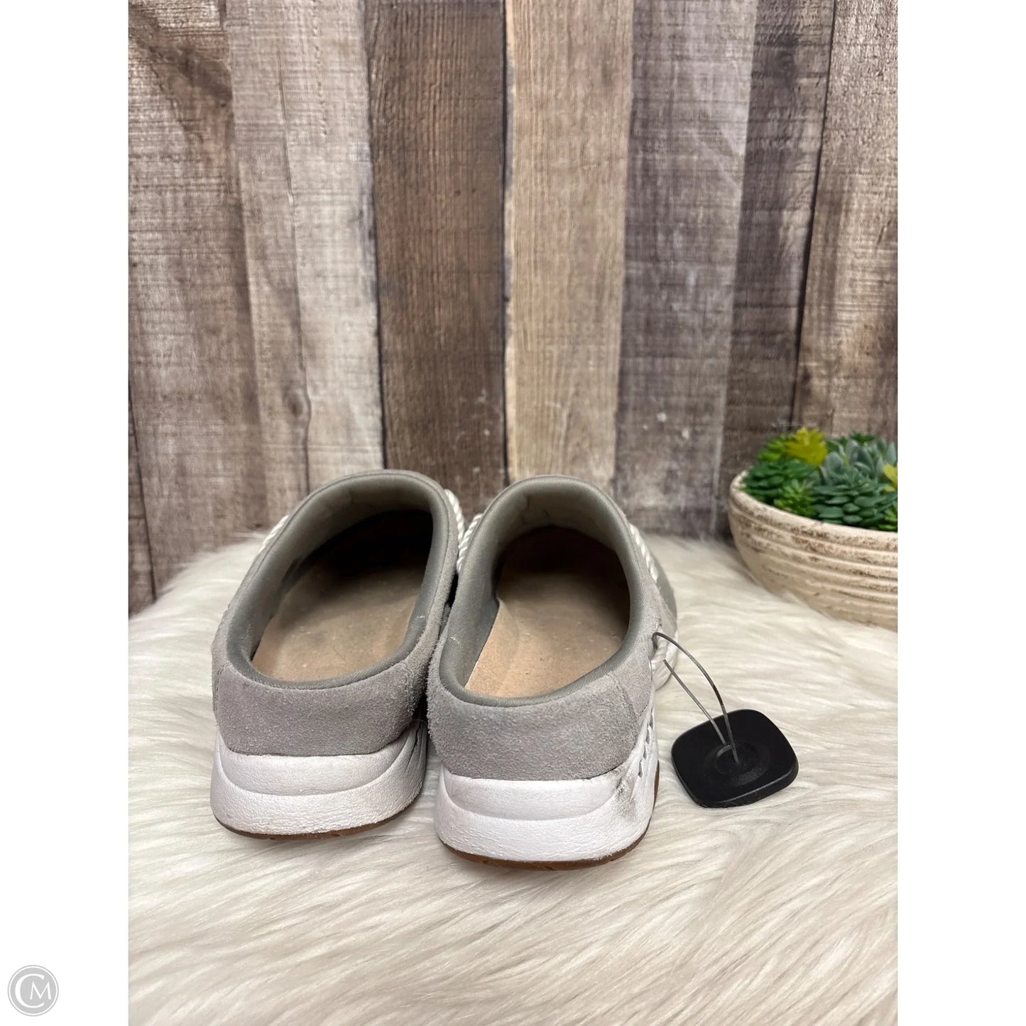 Shoes Flats By Easy Spirit In Grey, Size: 9.5