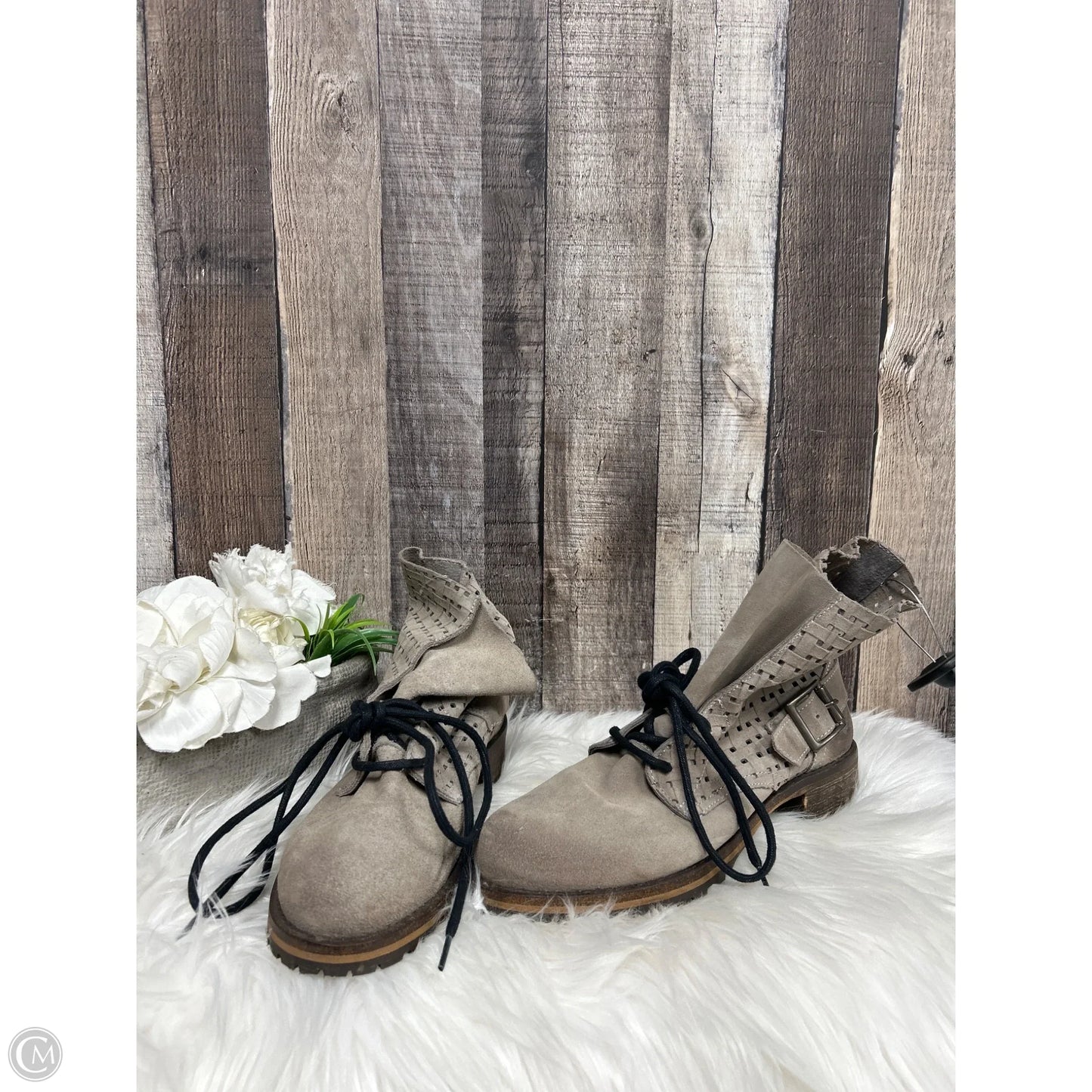 Boots Ankle Flats By Cmf In Taupe, Size: 9