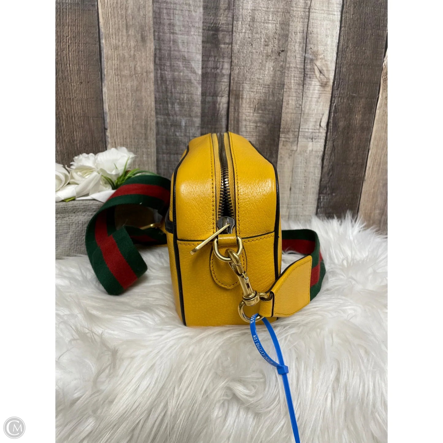 Handbag Luxury Designer By Gucci, Size: Medium