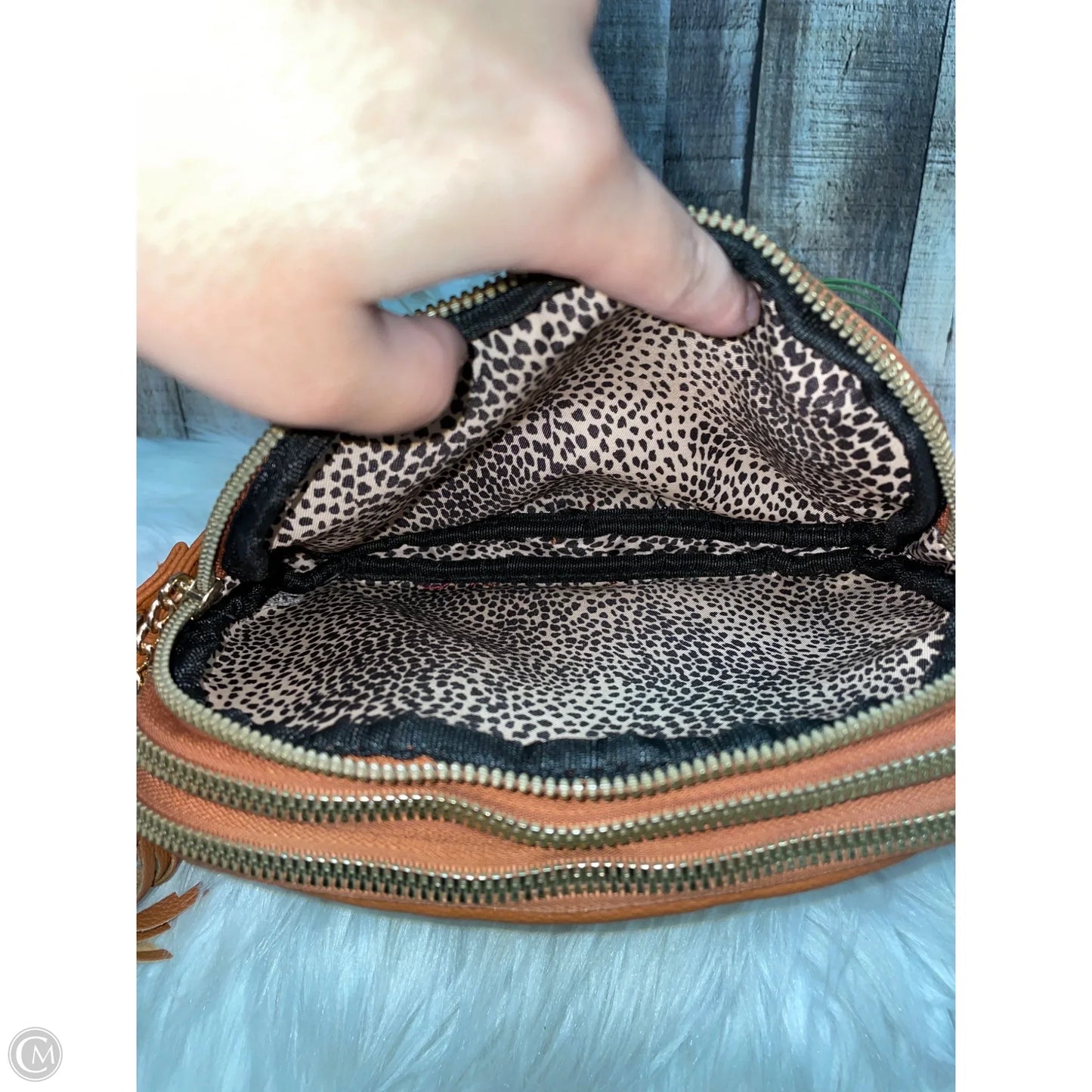 Crossbody By Cmf, Size: Small