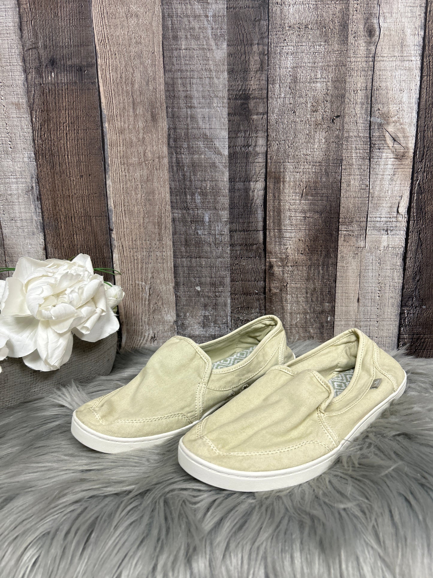 Shoes Flats By Sanuk Size: 8.5