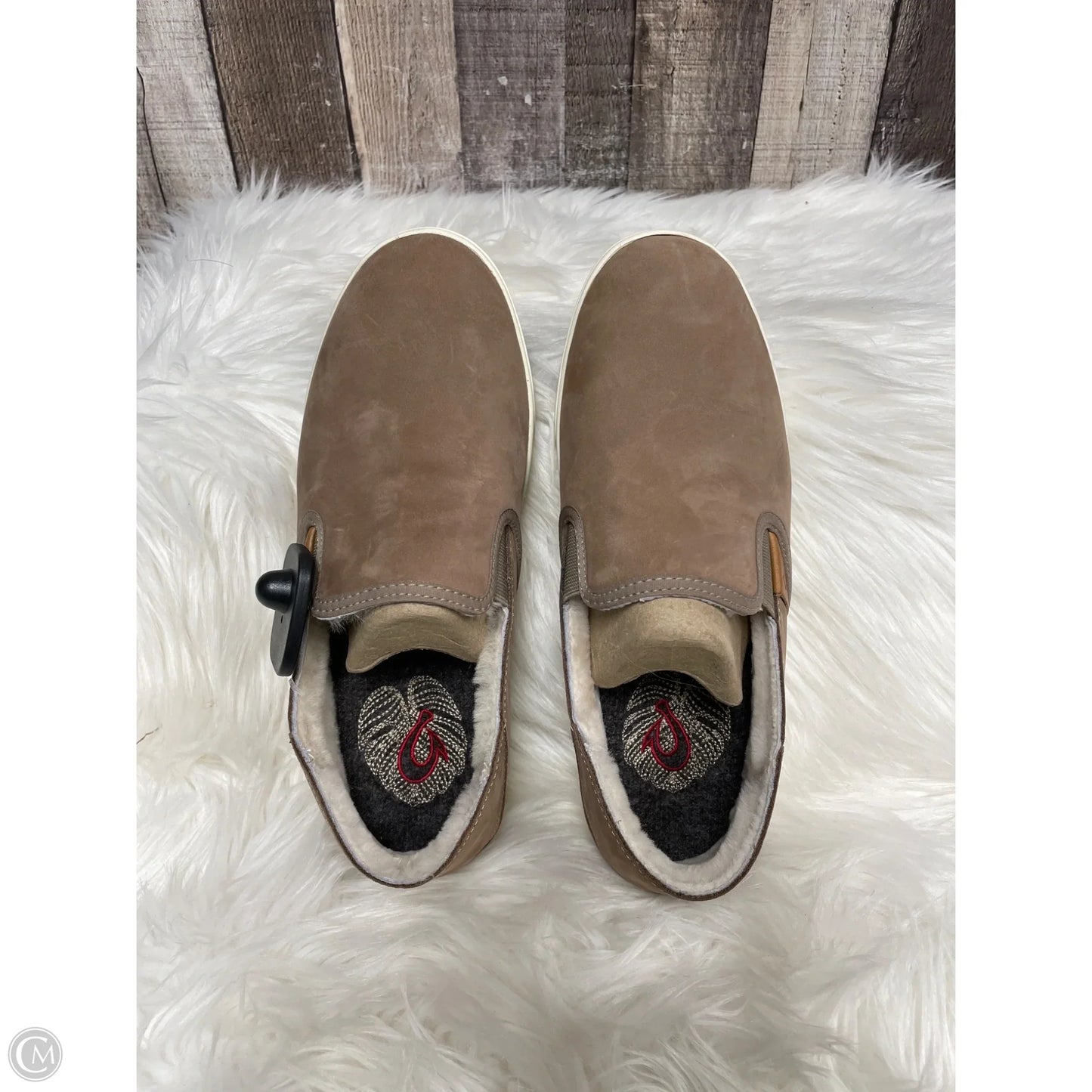 Shoes Flats By Olukai In Tan, Size: 9