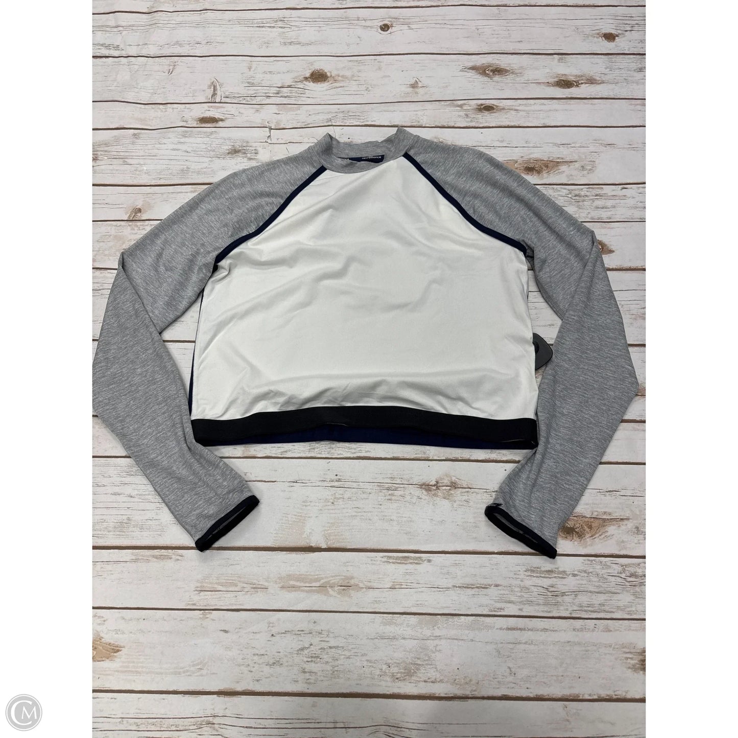 Athletic Top Long Sleeve Crewneck By New Balance In Multi-colored, Size: L