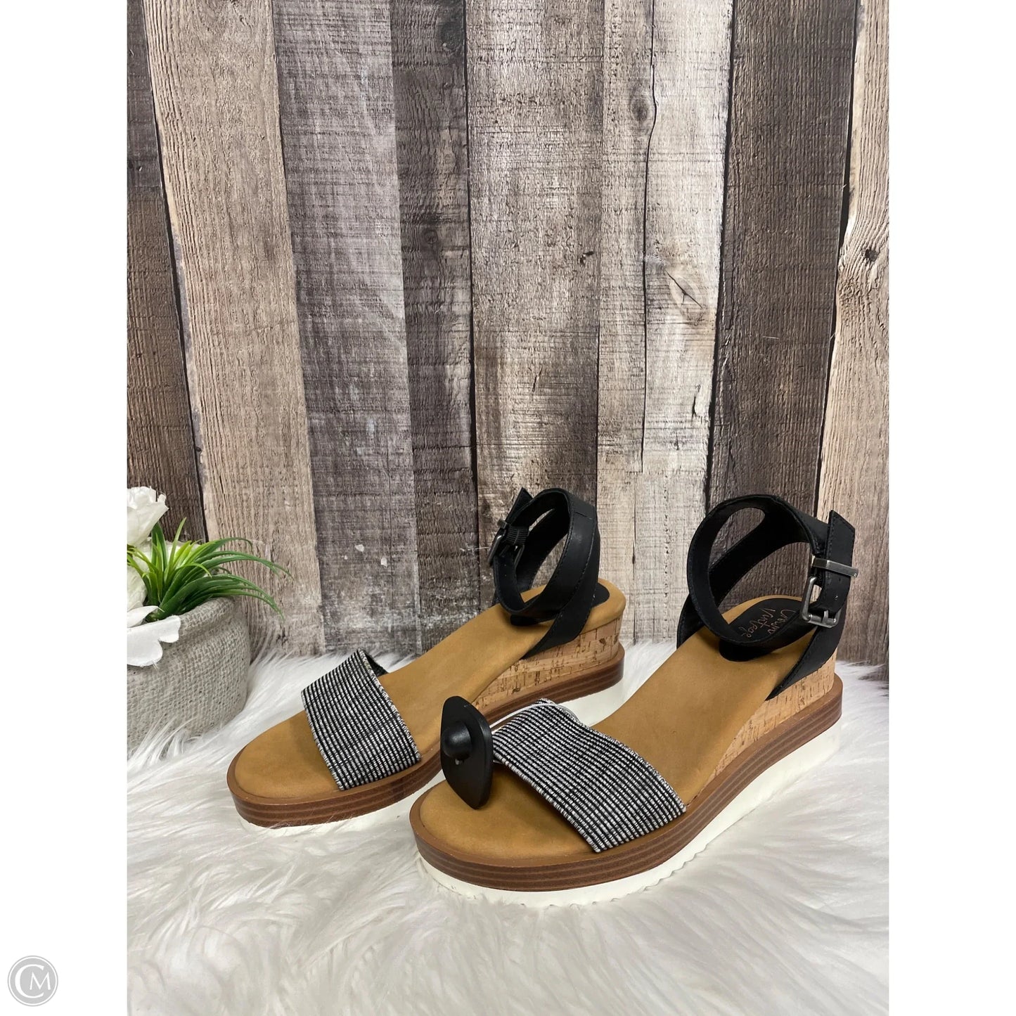 Sandals Heels Wedge By Crown Vintage In Black, Size: 7.5