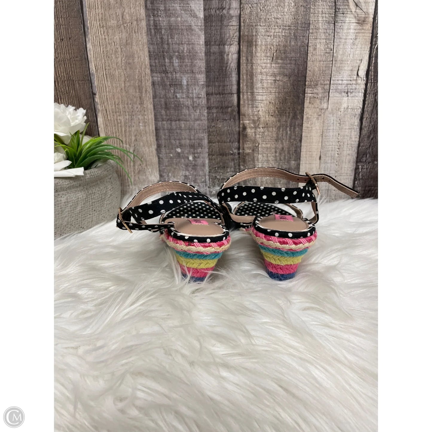 Sandals Heels Wedge By Betsey Johnson In Polkadot Pattern, Size: 6