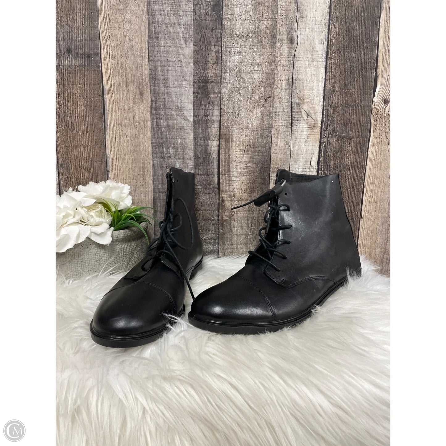 Boots Ankle Flats By Ecco In Black, Size: 11