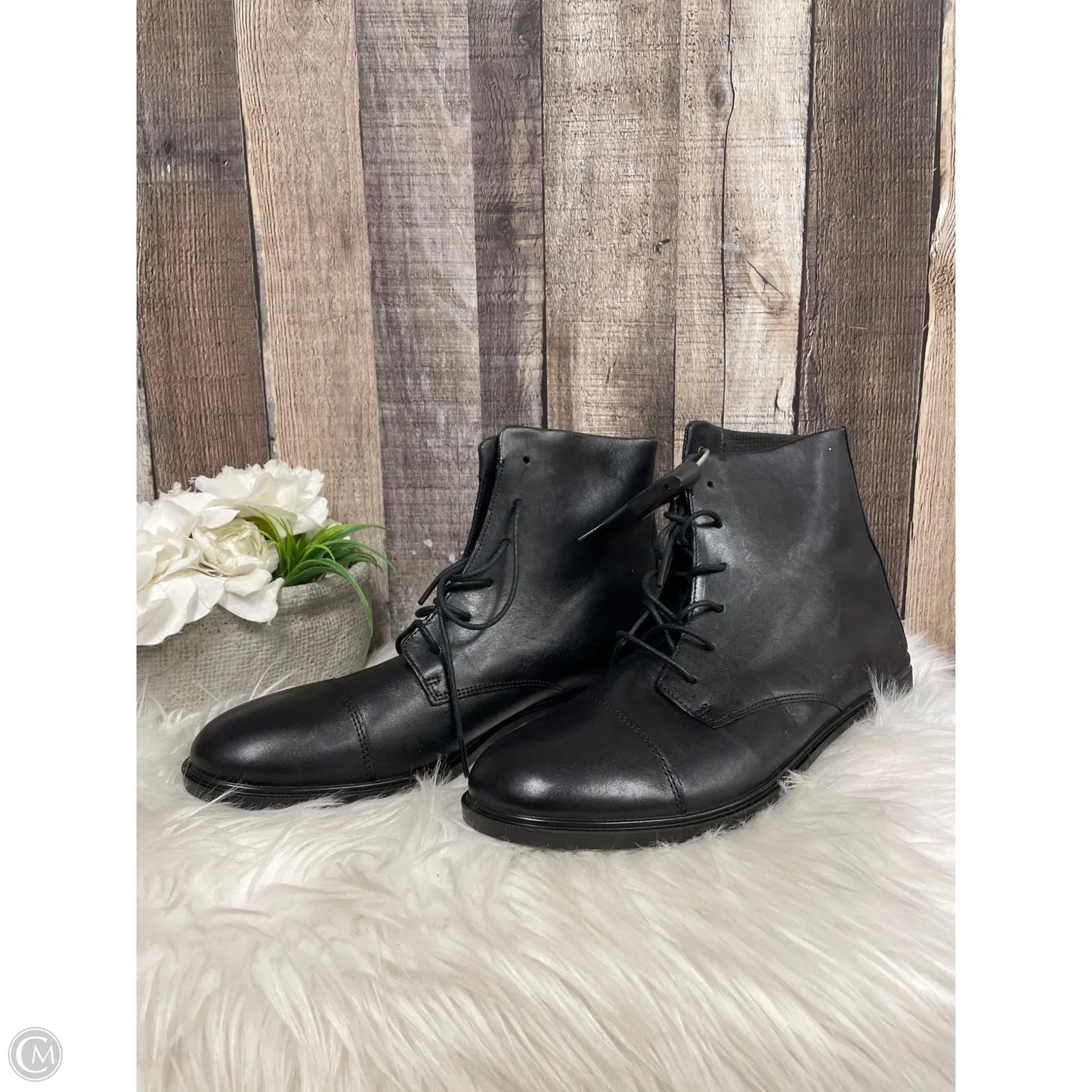 Boots Ankle Flats By Ecco In Black, Size: 11