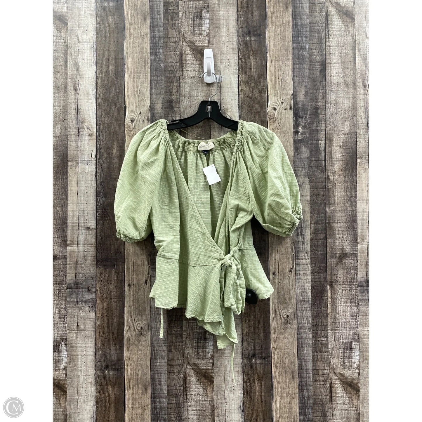 Top Short Sleeve By Universal Thread In Green, Size: M