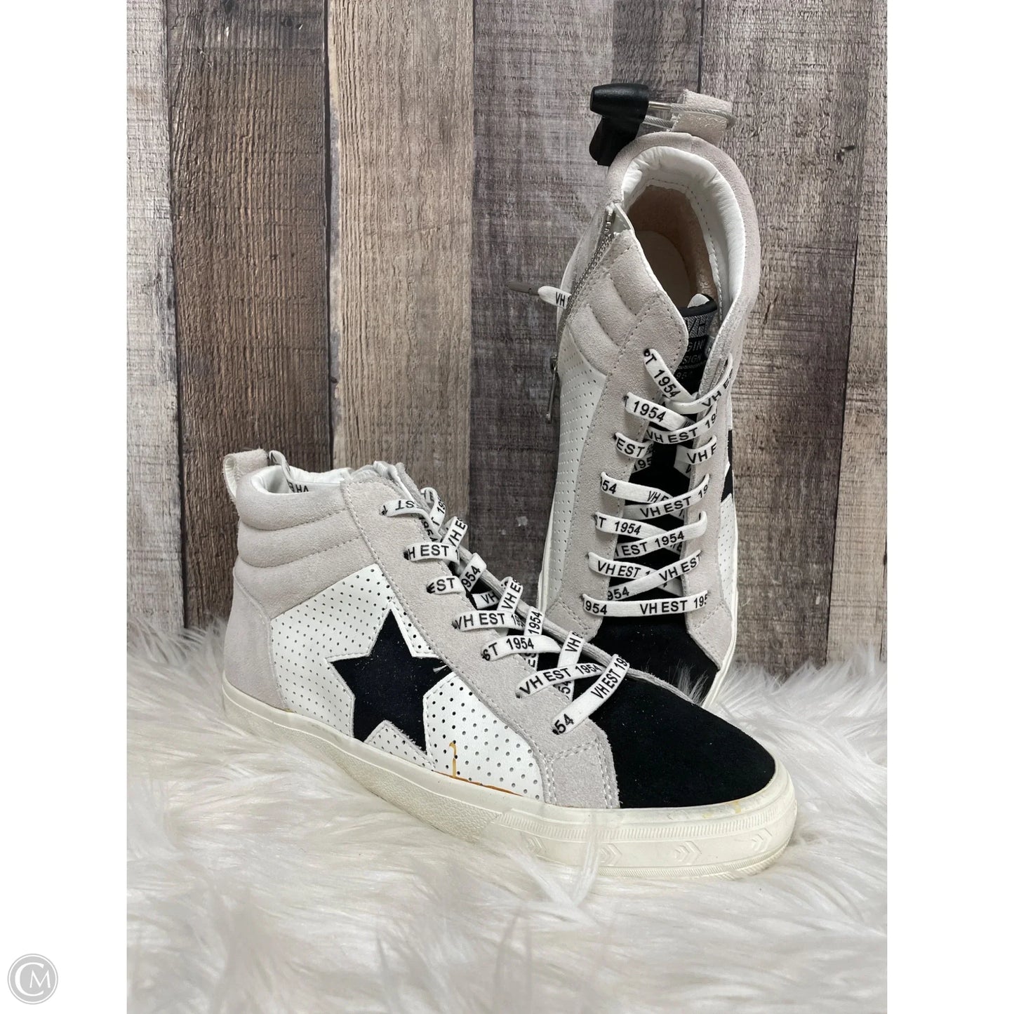 Shoes Sneakers By Vintage Havana In White, Size: 8.5