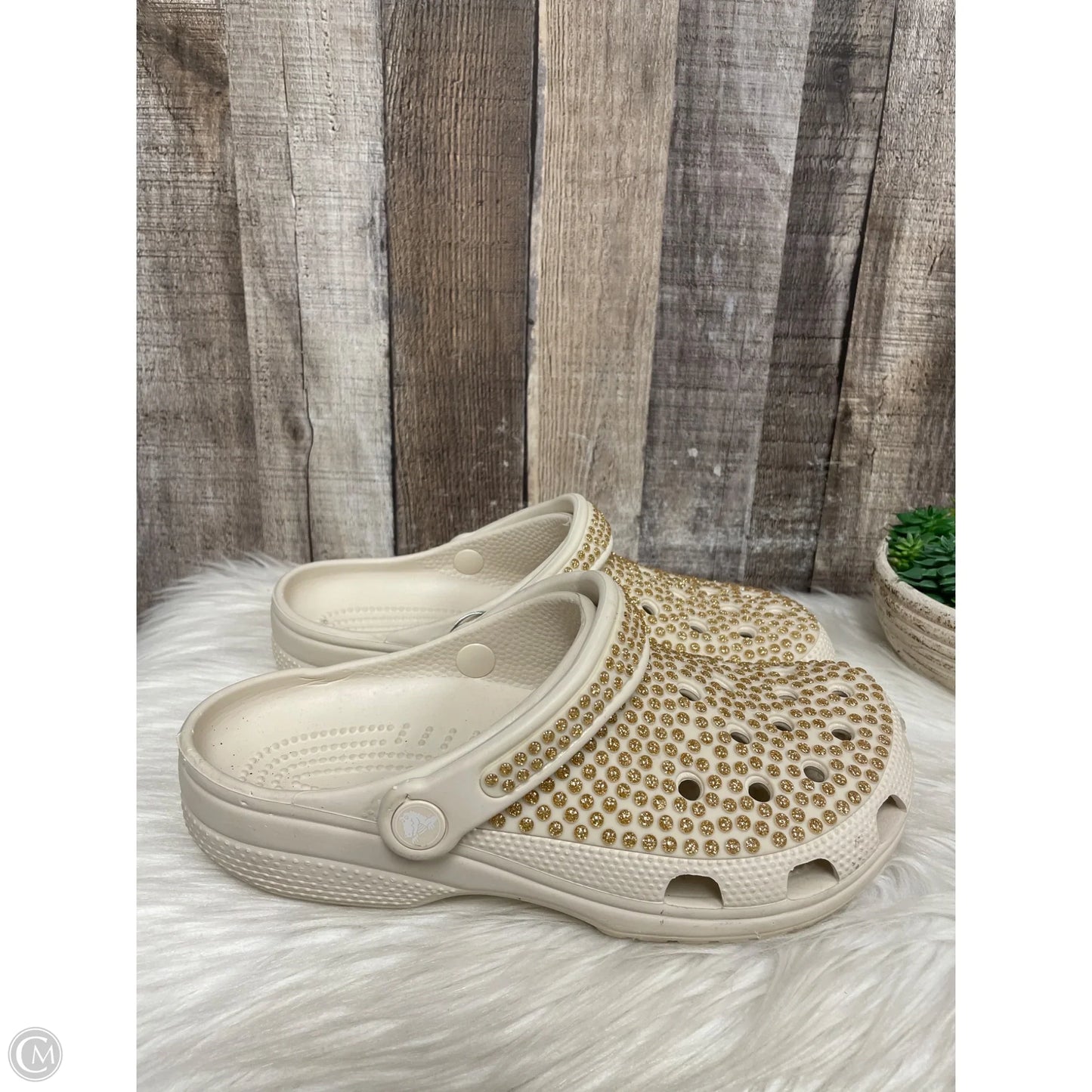 Shoes Flats By Crocs In Gold, Size: 8