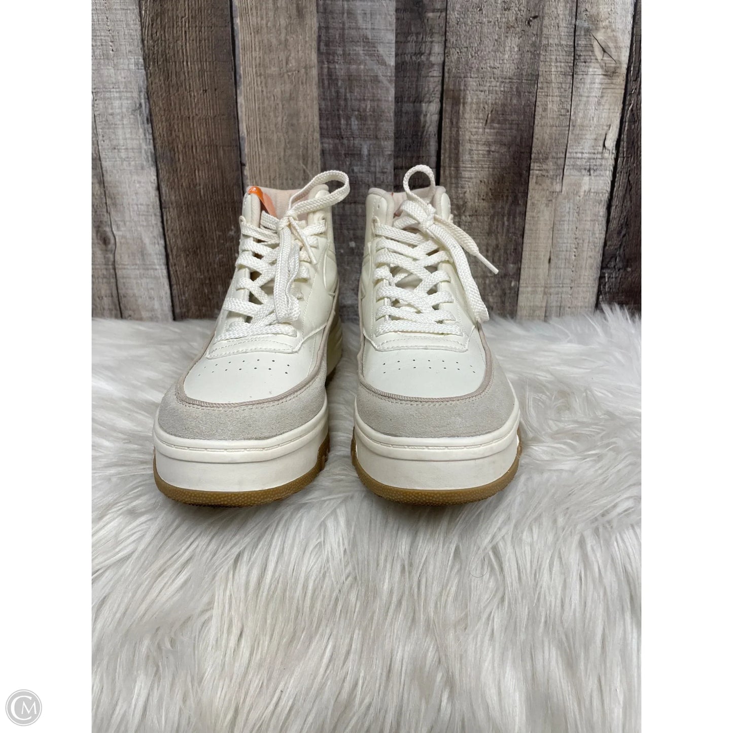 Shoes Athletic By Reebok In Cream, Size: 10