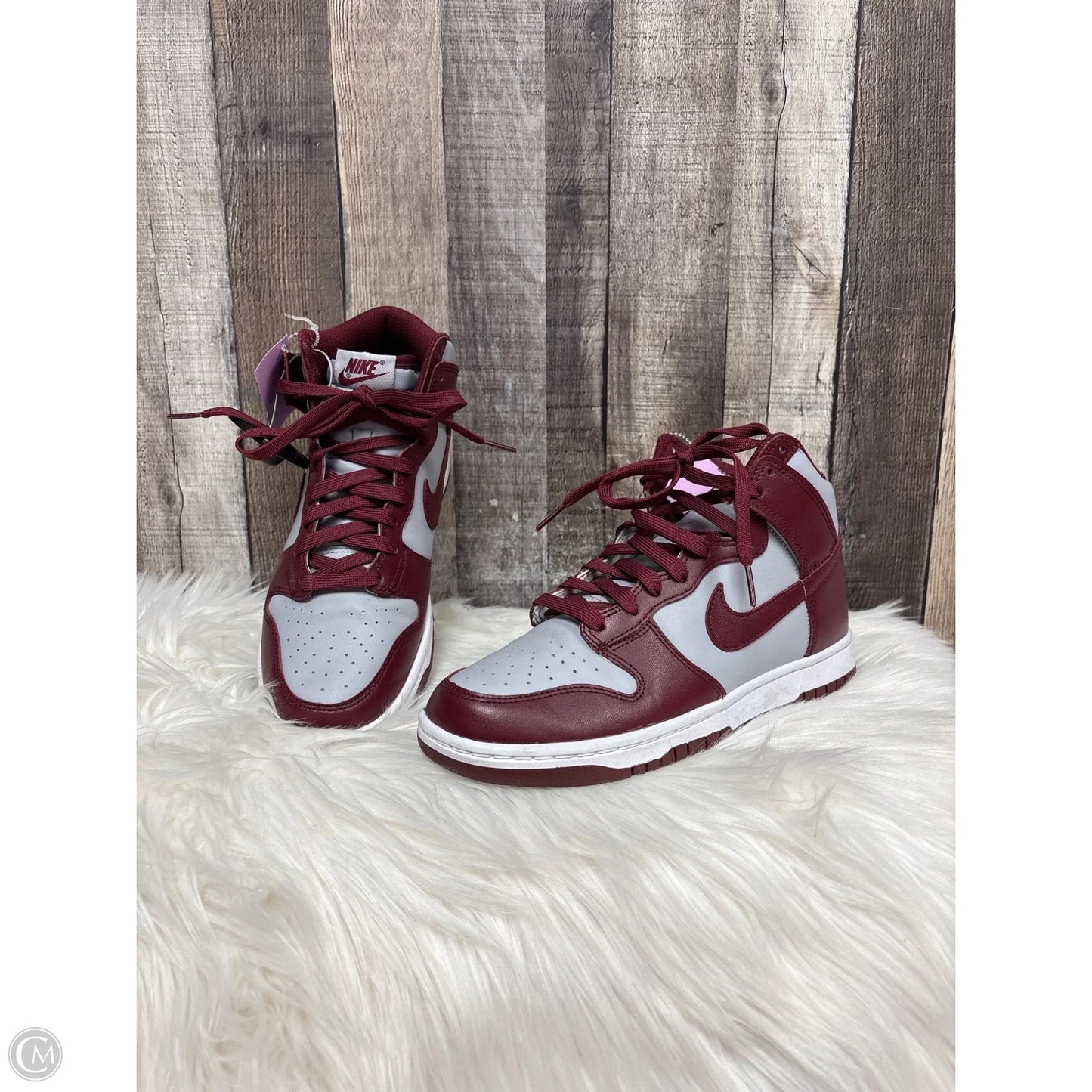 Shoes Athletic By Nike In Maroon, Size: 9