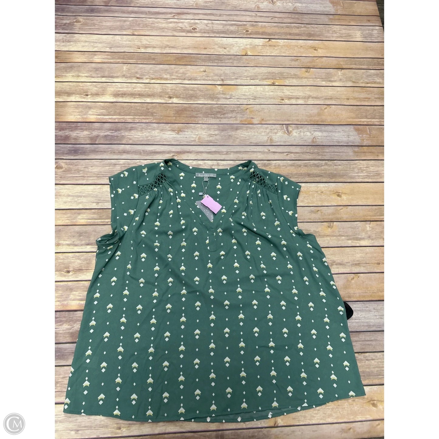 Top Sleeveless By Daniel Rainn In Green, Size: 2x