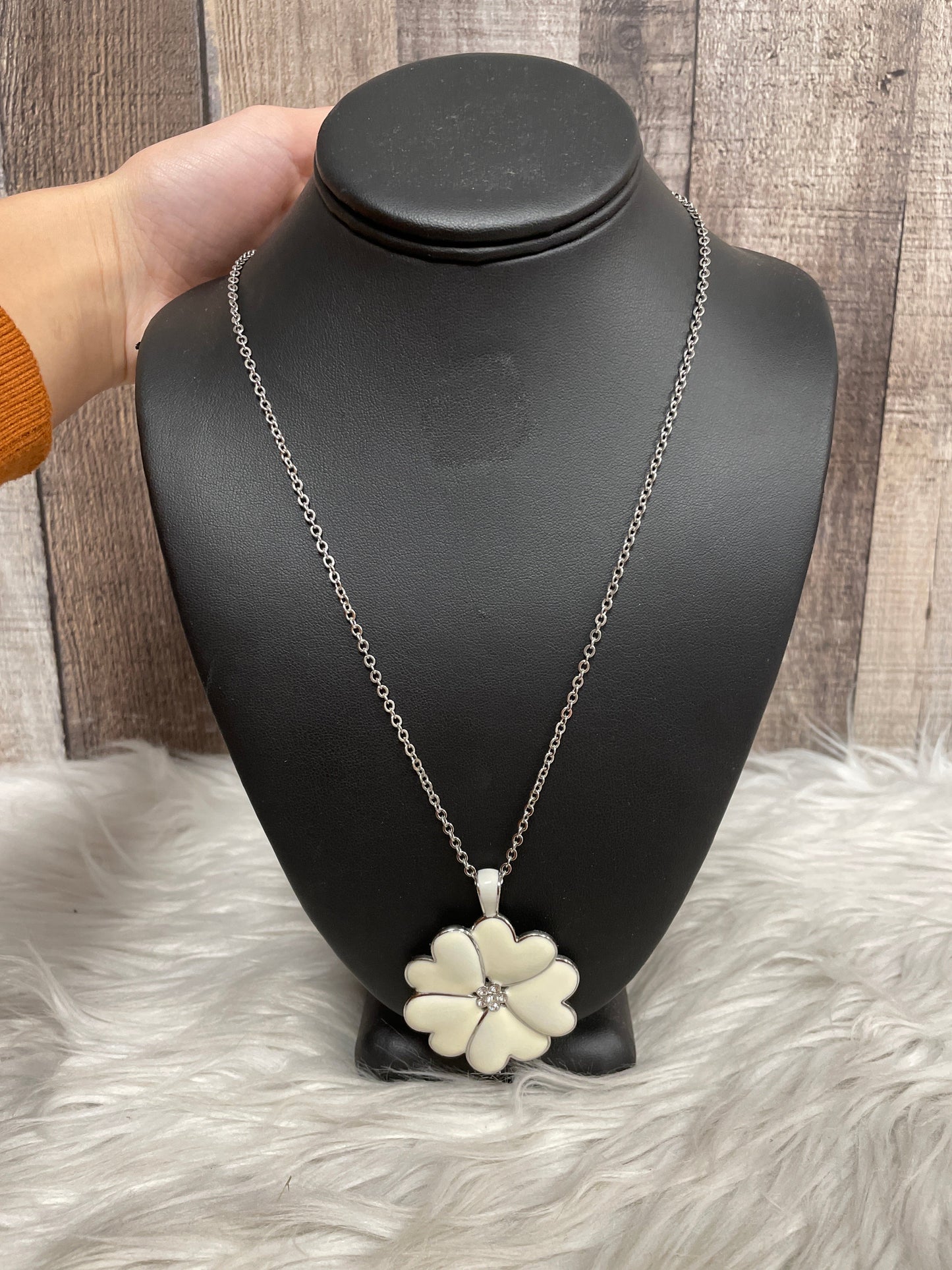 Necklace Set By Lia Sophia Jewelry Size: 02 Piece Set