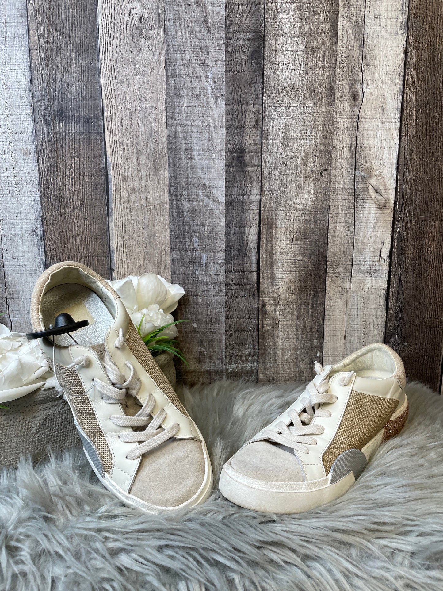 Shoes Sneakers By Dolce Vita Size: 7