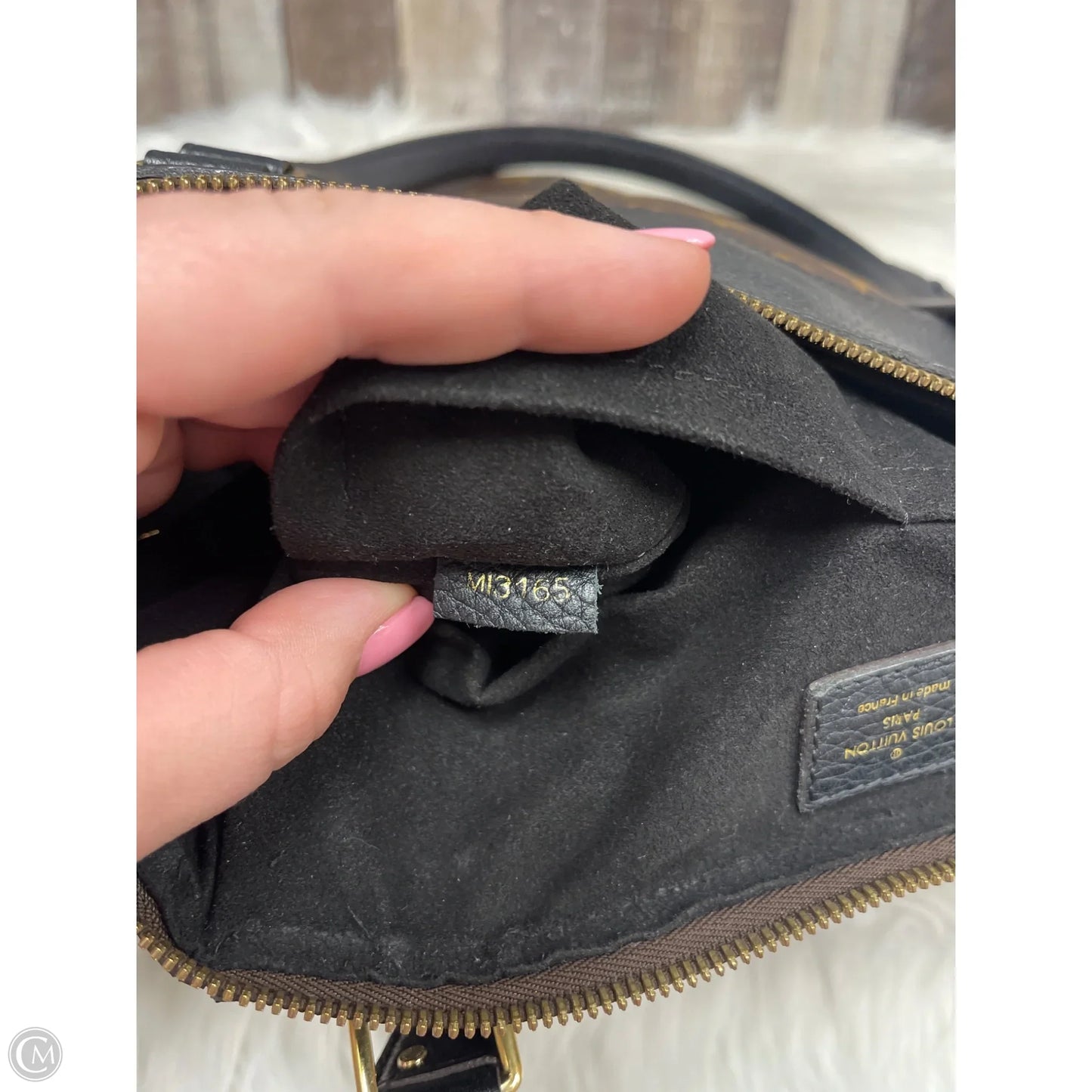 Handbag Luxury Designer By Louis Vuitton, Size: Large