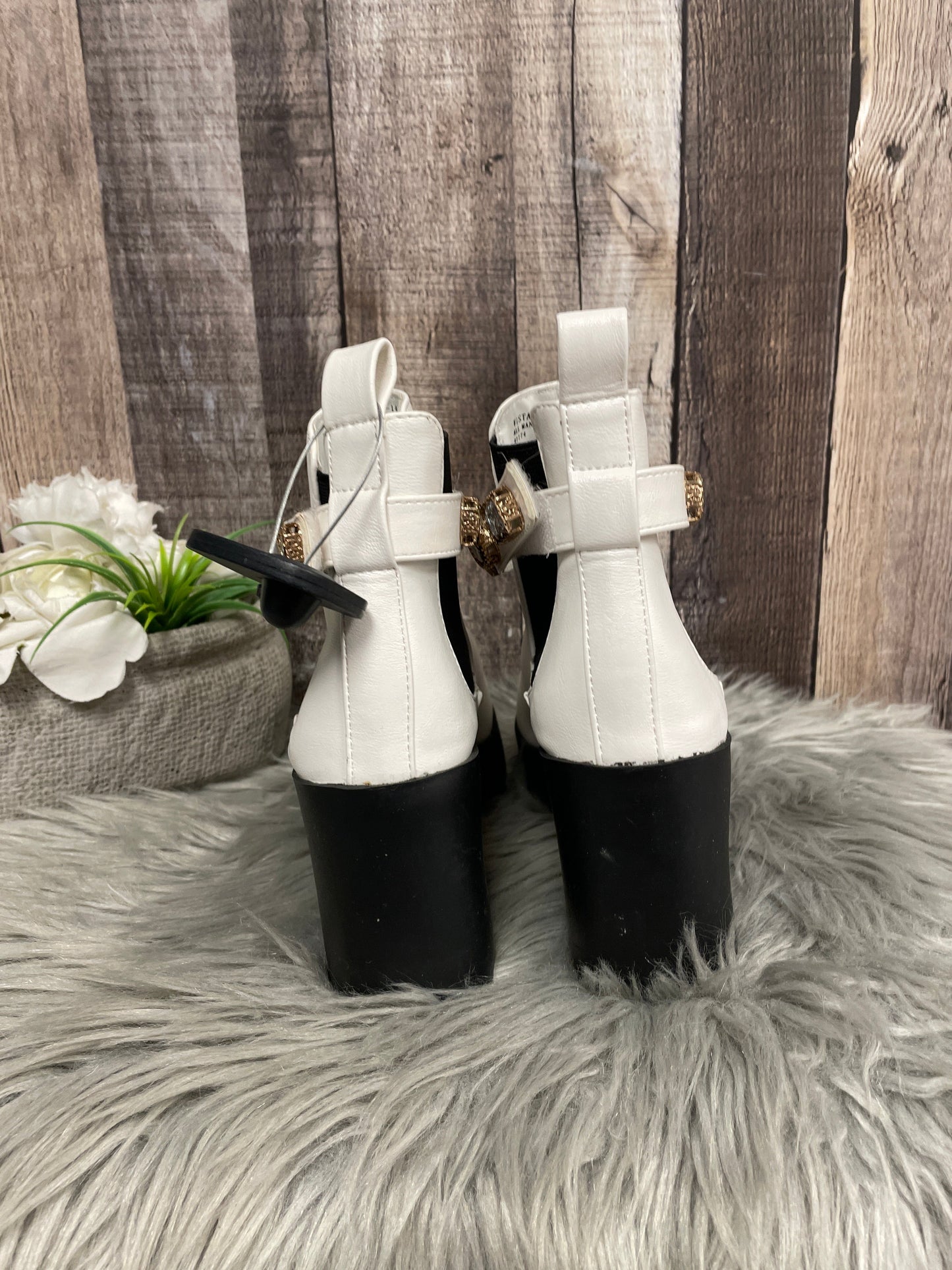 Boots Ankle Heels By Bamboo In White, Size: 7