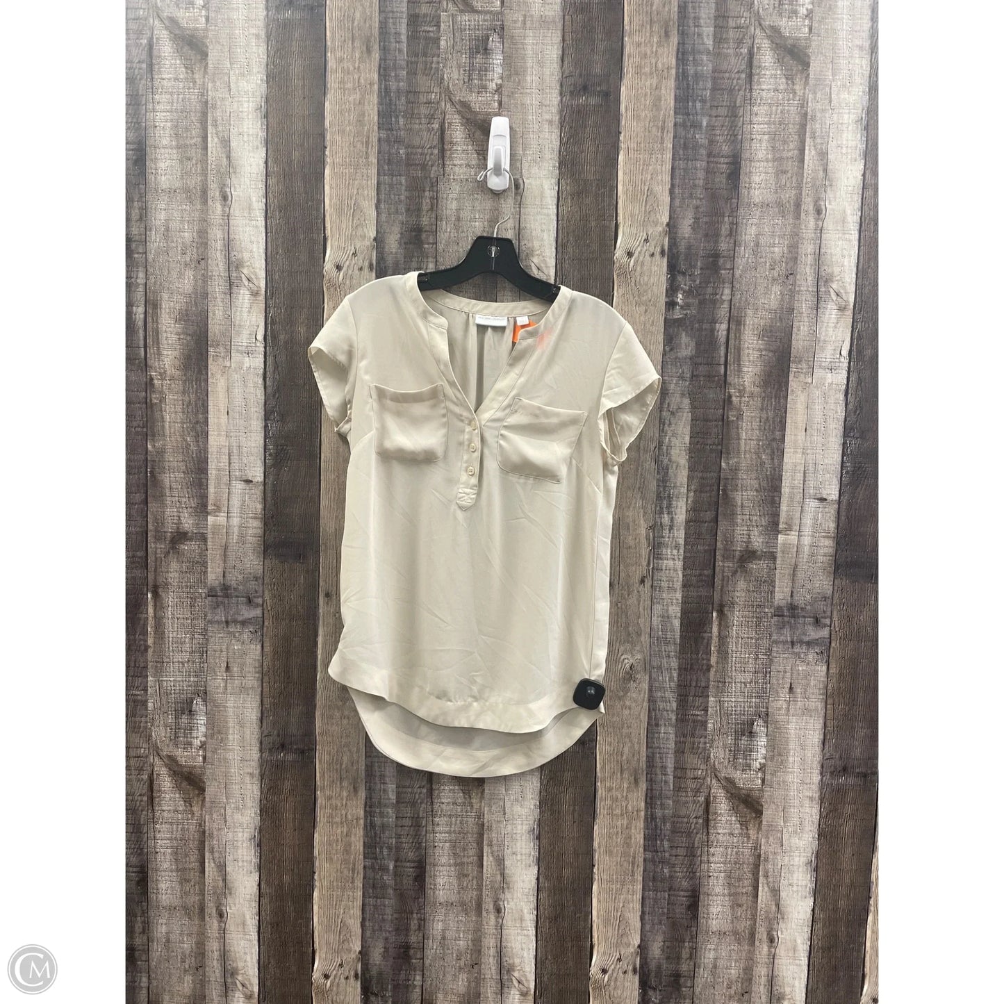 Top Short Sleeve Basic By New York And Co In Cream, Size: Xs