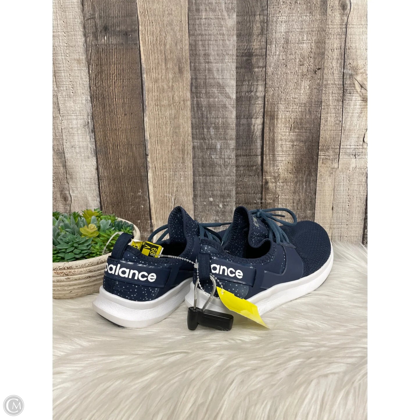 Shoes Athletic By New Balance In Navy, Size: 8