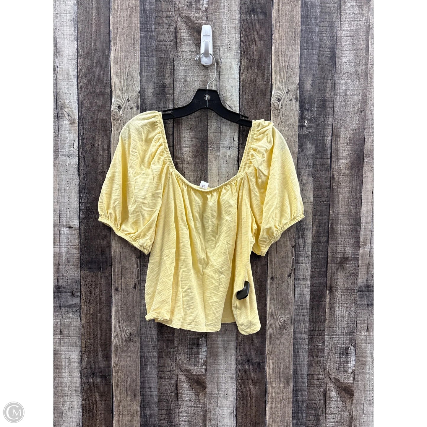 Top Short Sleeve By Old Navy In Yellow, Size: Xl