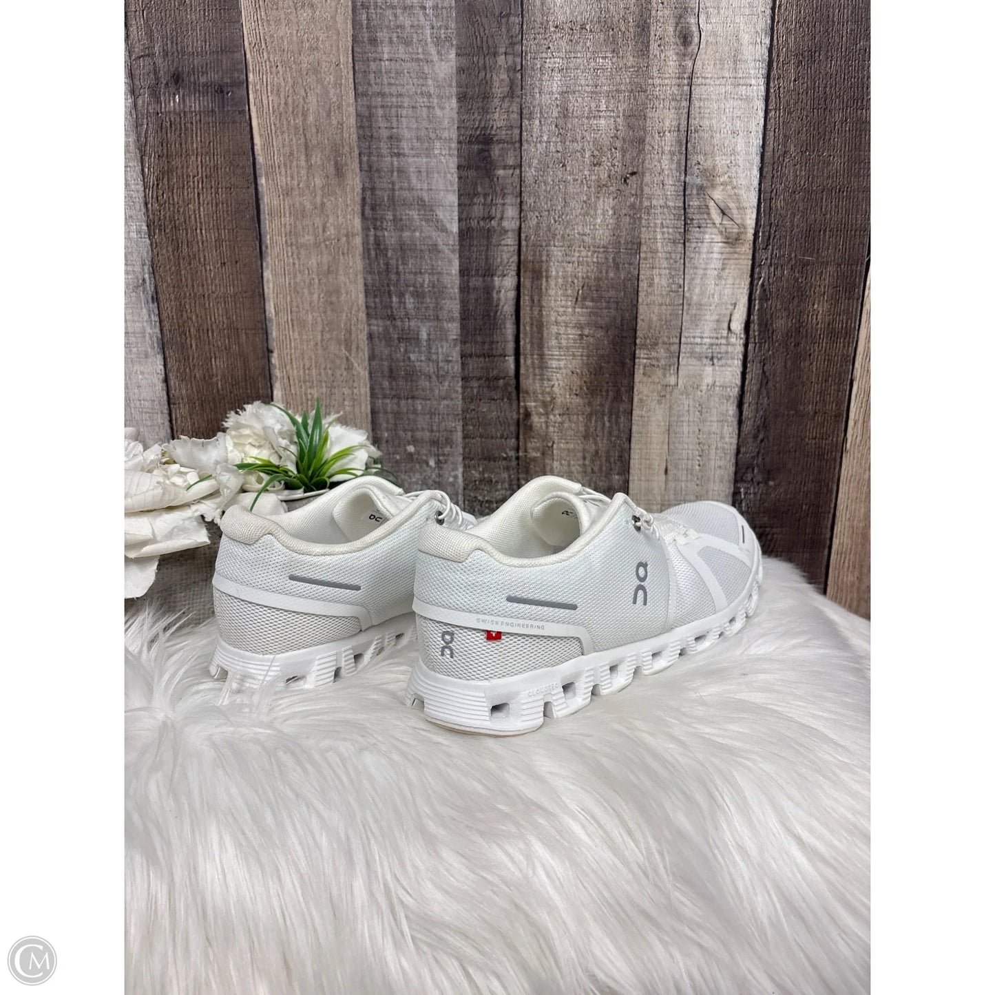 Shoes Athletic By On Cloud In White, Size: 8.5