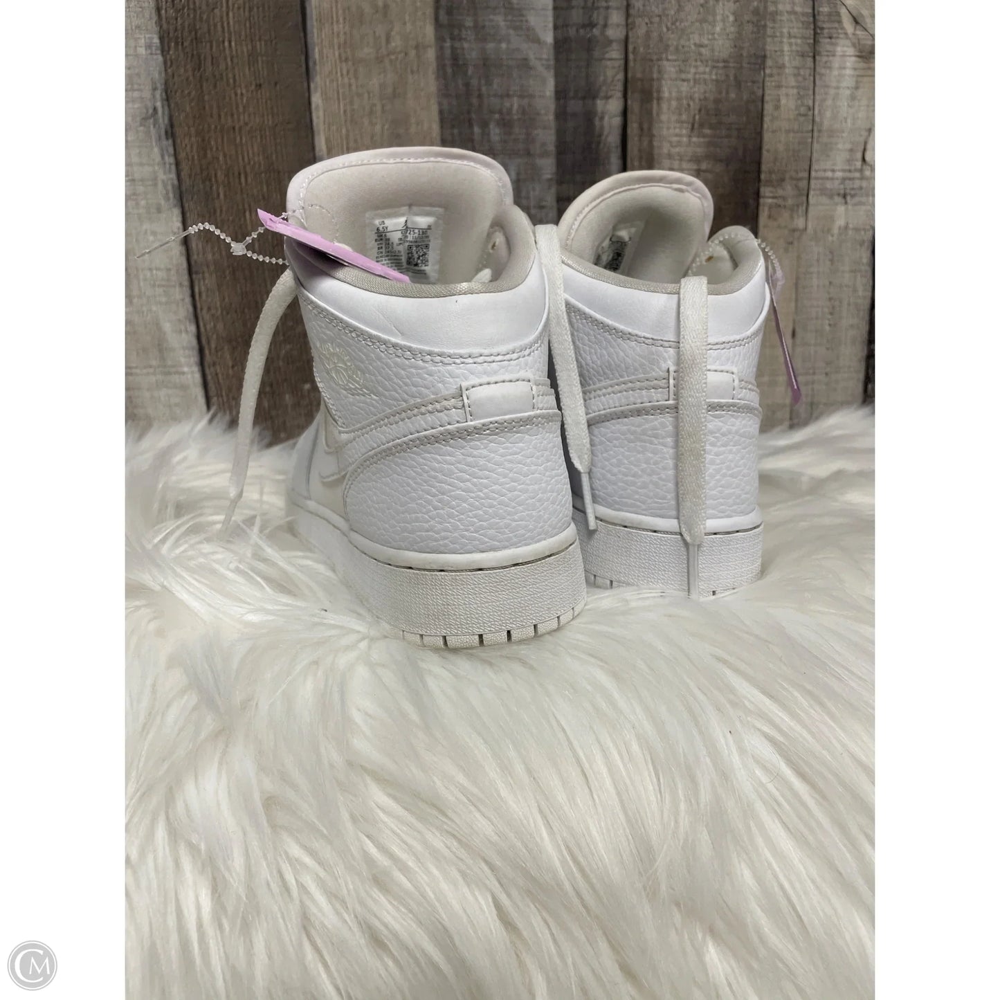 Shoes Luxury Designer By Jordan In White, Size: 8.5