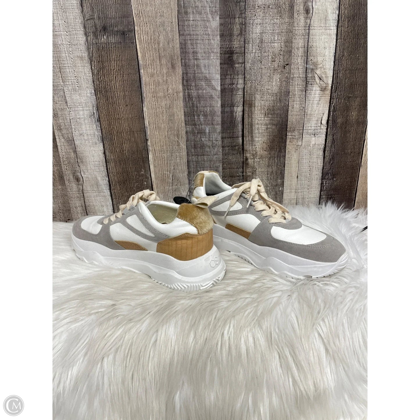 Shoes Sneakers By Oasis Society In White, Size: 8