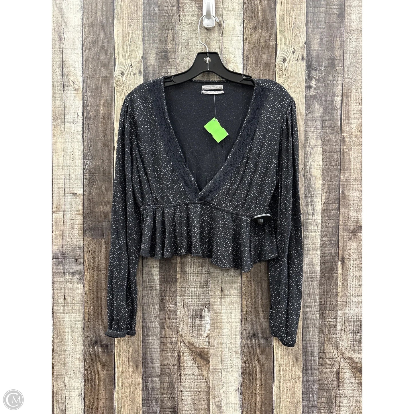 Top Long Sleeve By Urban Outfitters In Black, Size: L
