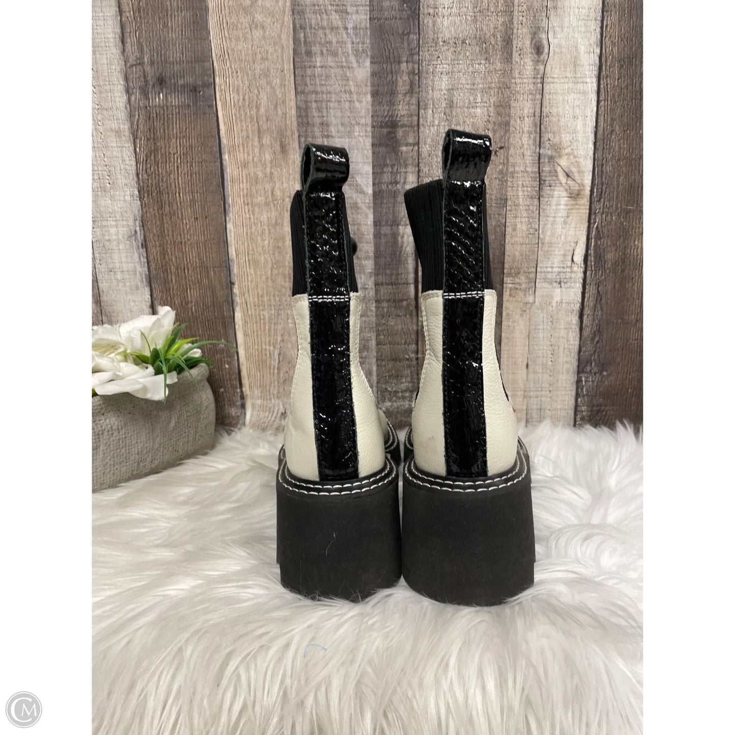 Boots Ankle Heels By Dolce Vita In Black & White, Size: 8