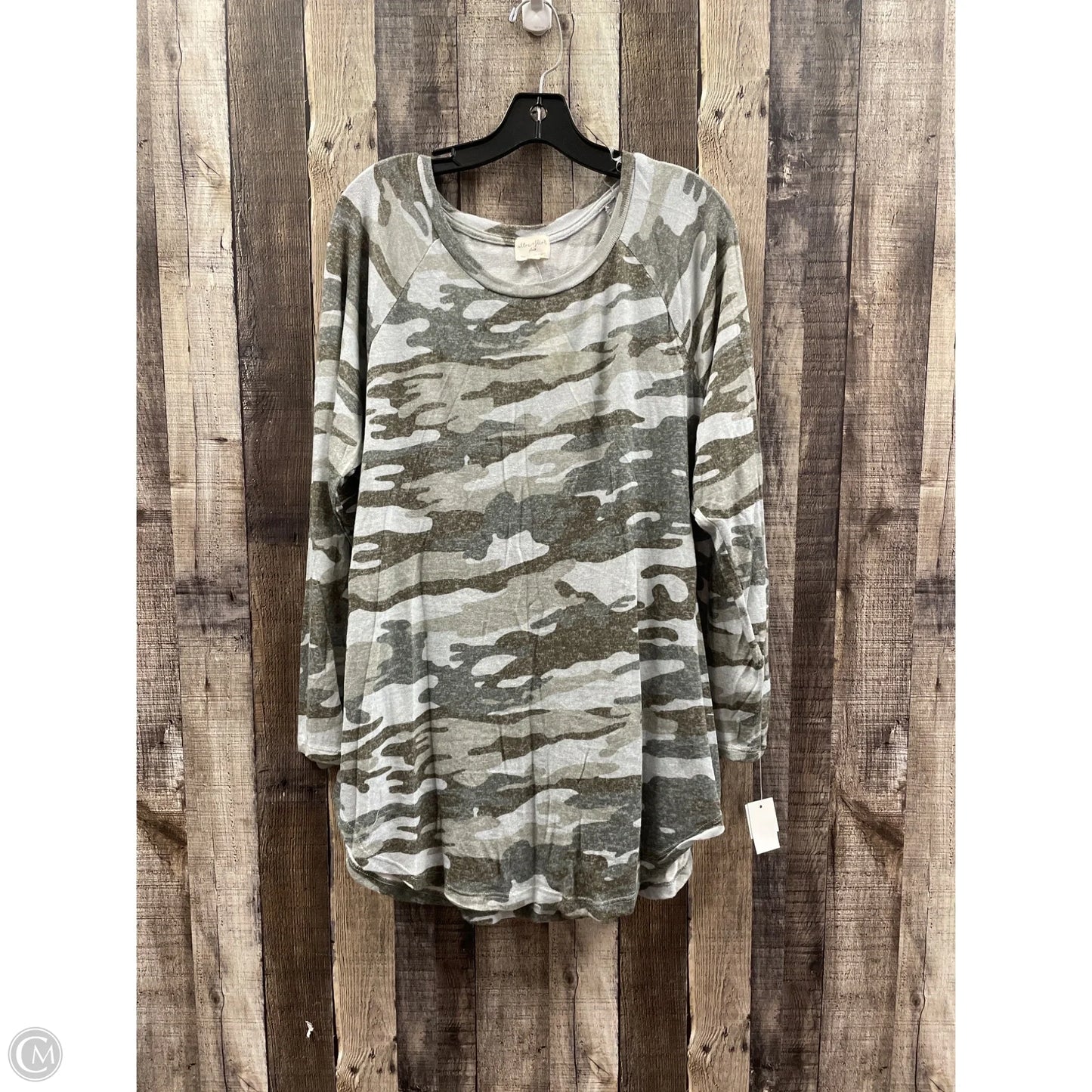Top Long Sleeve By Ultra Flirt In Camouflage Print, Size: 2x